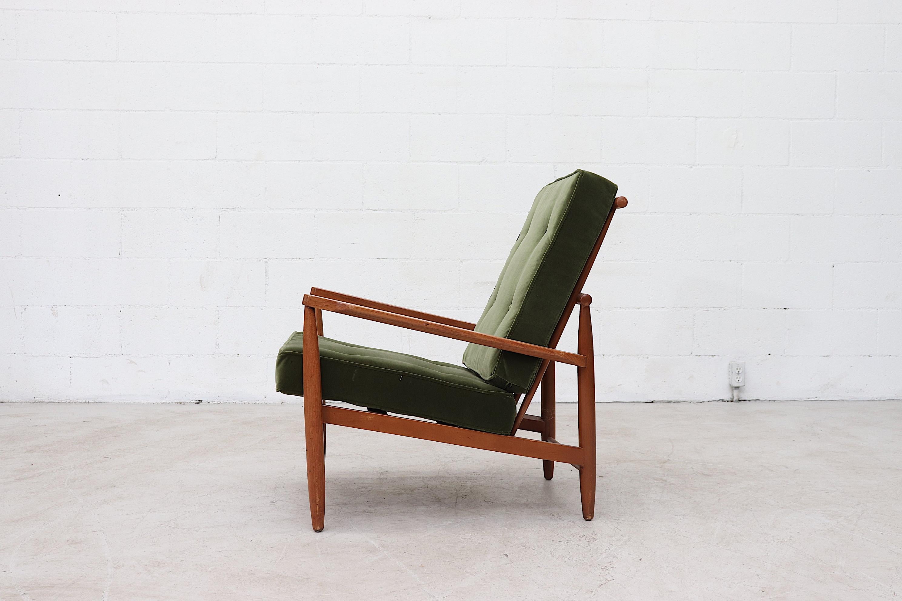 spindle lounge chair