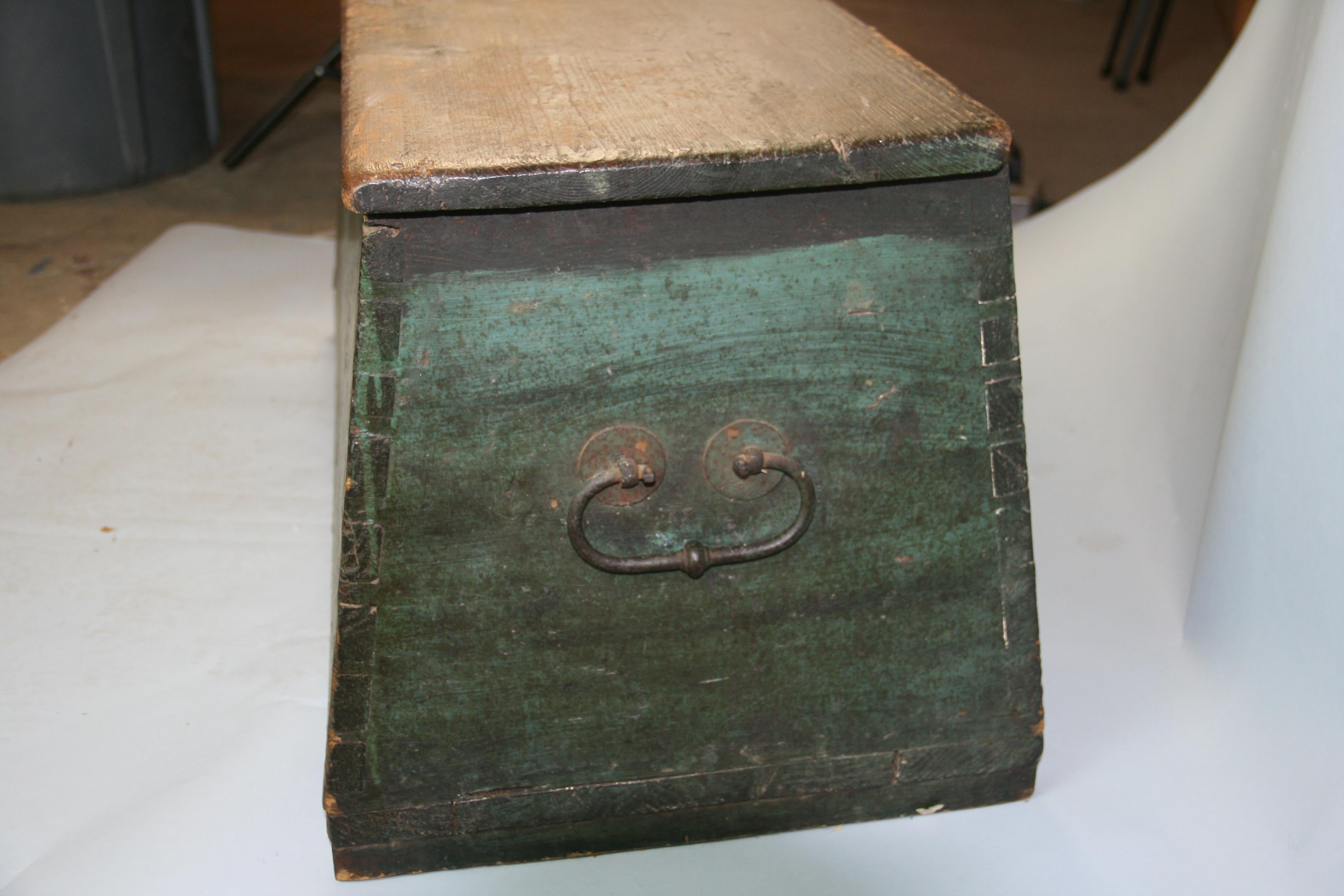 Scandinavian Storage Trunk, Late 19th Century For Sale 2