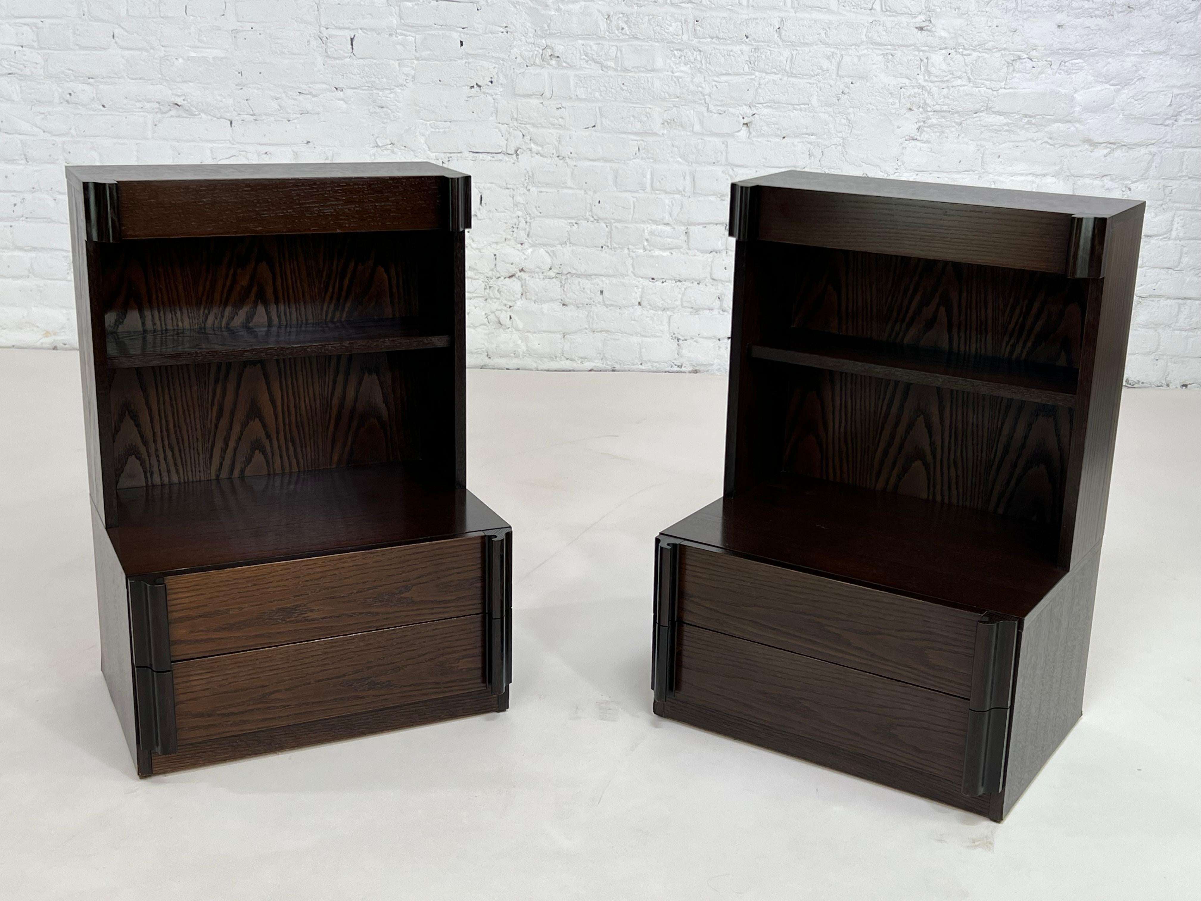 Scandinavian style and 1980s design pair of large wooden bedside tables composed of 2 large drawers and several storage spaces.