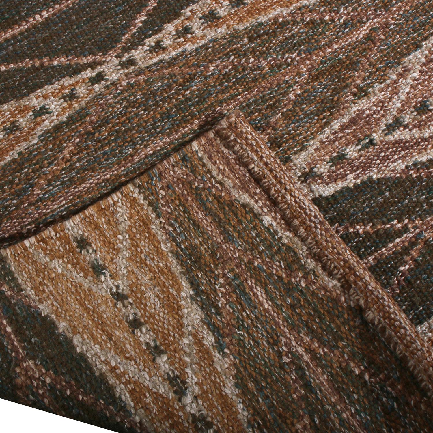 Teppich & Kelim im skandinavischen Stil, maßgefertigter Kelim in Grün, Braun mit geometrischem Muster (Handgeknüpft) im Angebot