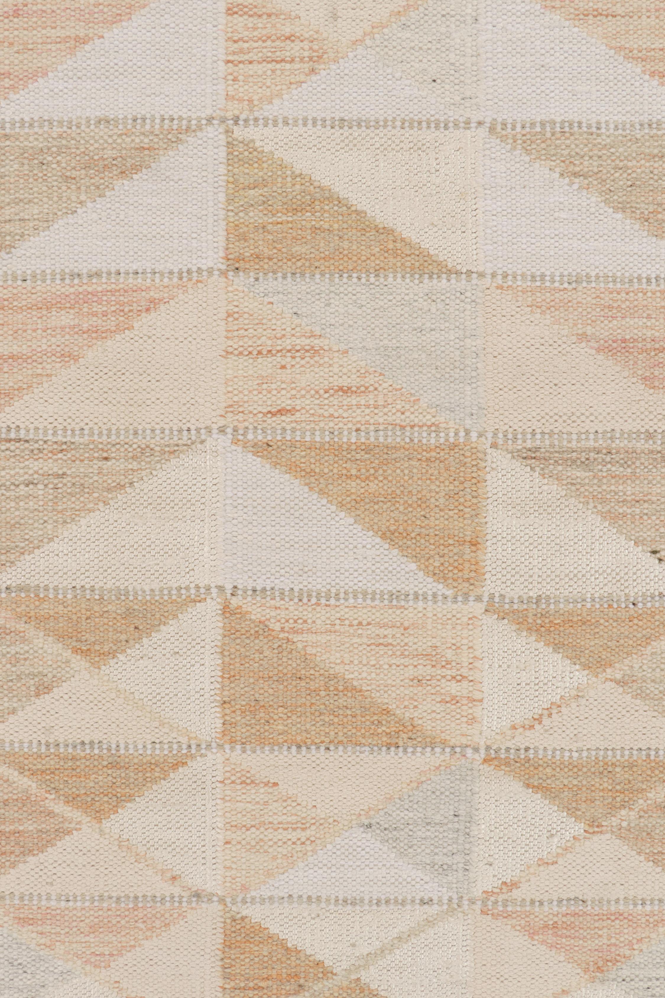 Indien Tapis et tapis Kilim de style scandinave sur mesure en géométrie beige et blanche en vente