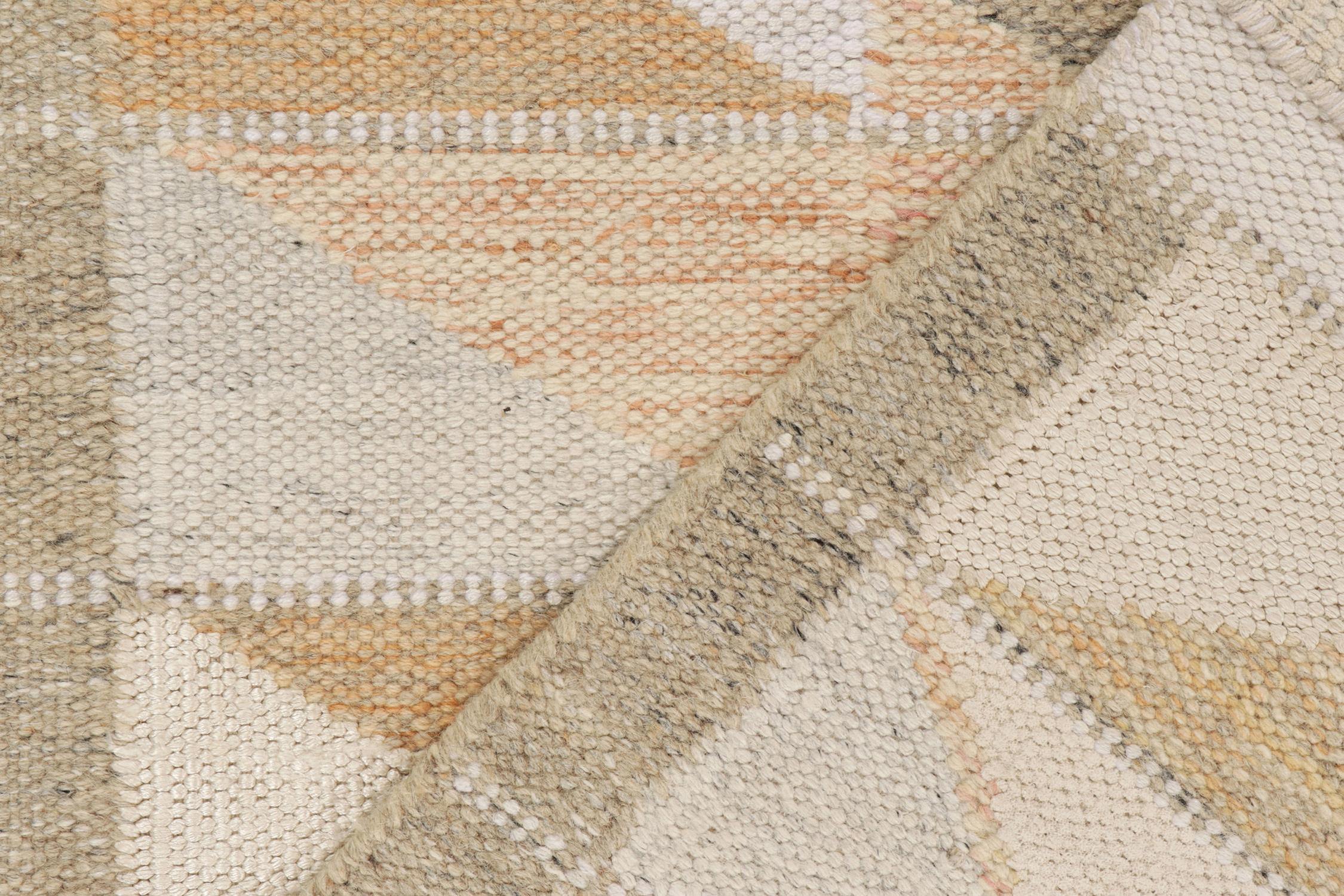 Teppich & Kelim-Teppich im skandinavischen Stil, maßgefertigter Kelim-Teppich in Beige, Weiß Geometrie (21. Jahrhundert und zeitgenössisch) im Angebot