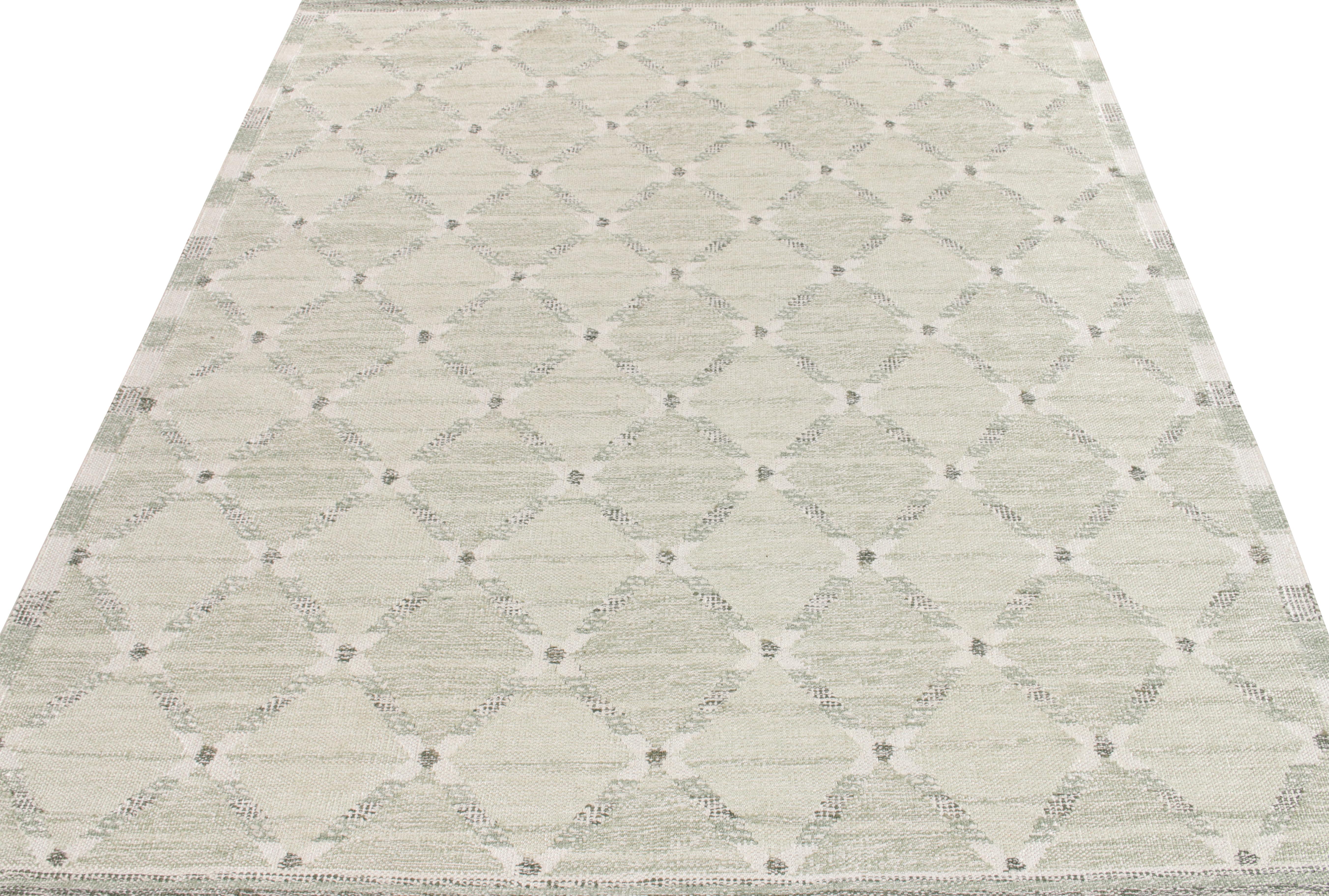 Tissé à la main en soie de bananier, Rug & Kilim présente une inspiration suédoise de tissage à plat de 14'6 