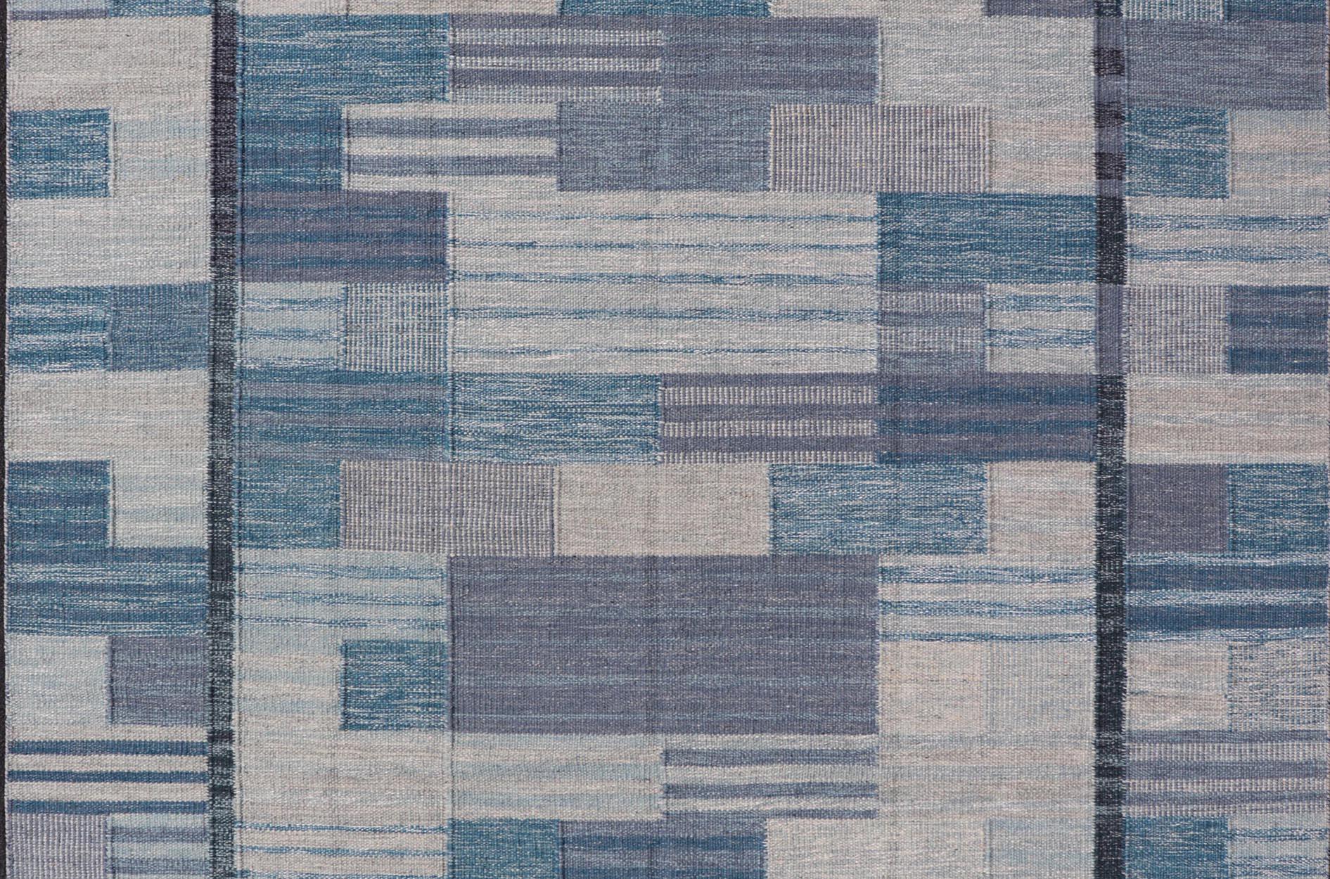 Scandinavian Style Flat-Weave Rug with Modern Design in Gray, Black, And Blues For Sale 2