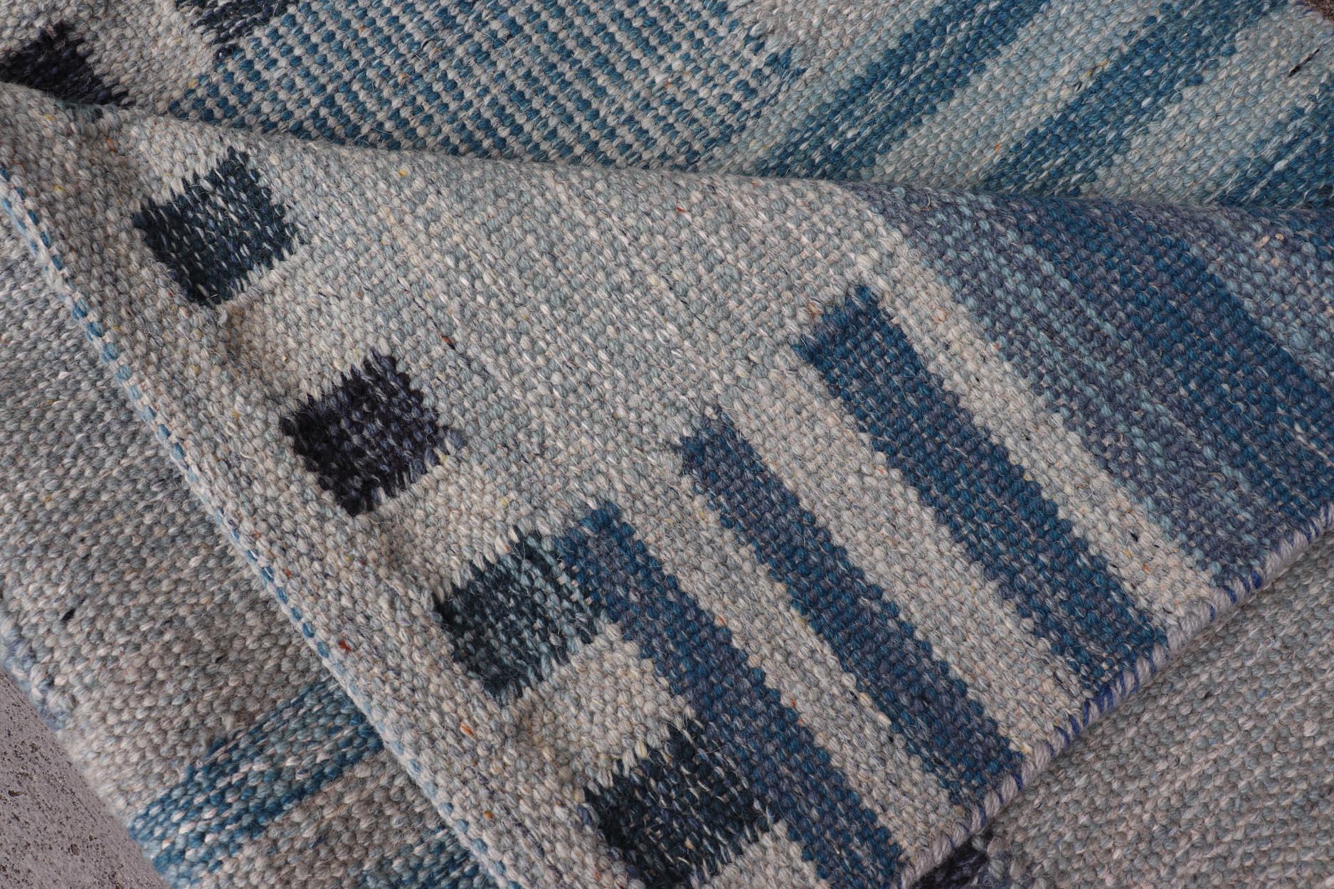 Skandinavischer Flachgewebe-Teppich im skandinavischen Stil mit modernem Design in Grau, Schwarz und Blau im Angebot 7