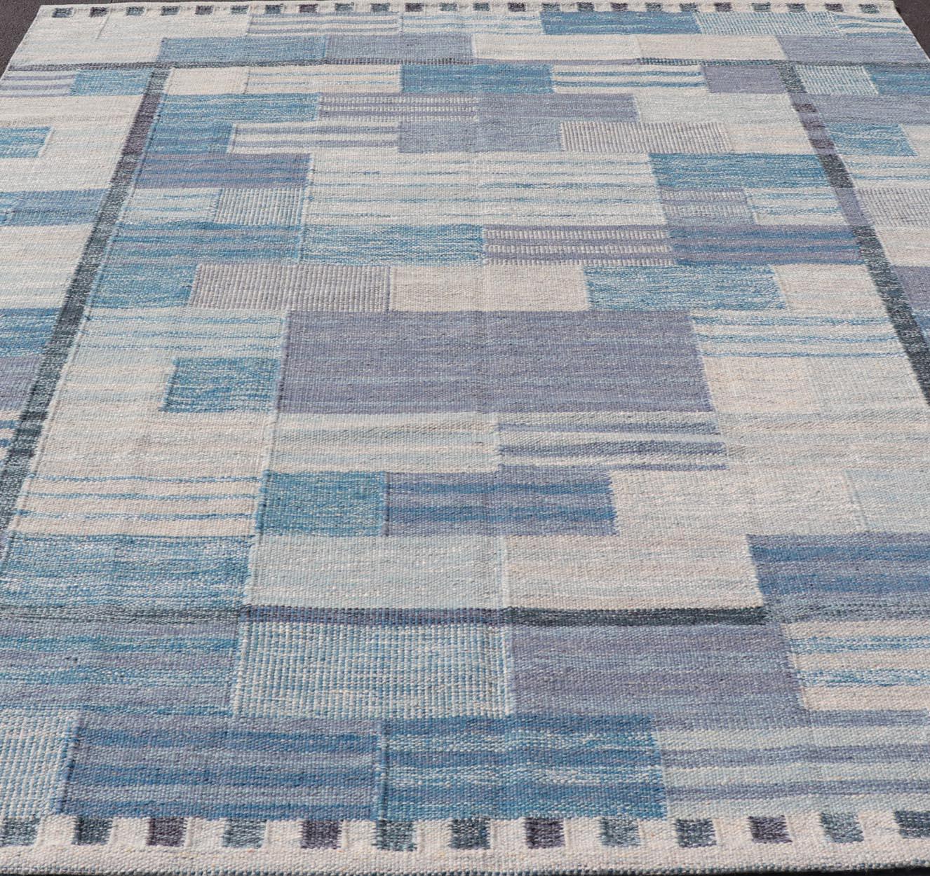 Skandinavischer Flachgewebe-Teppich im skandinavischen Stil mit modernem Design in Grau, Schwarz und Blau (Skandinavische Moderne) im Angebot