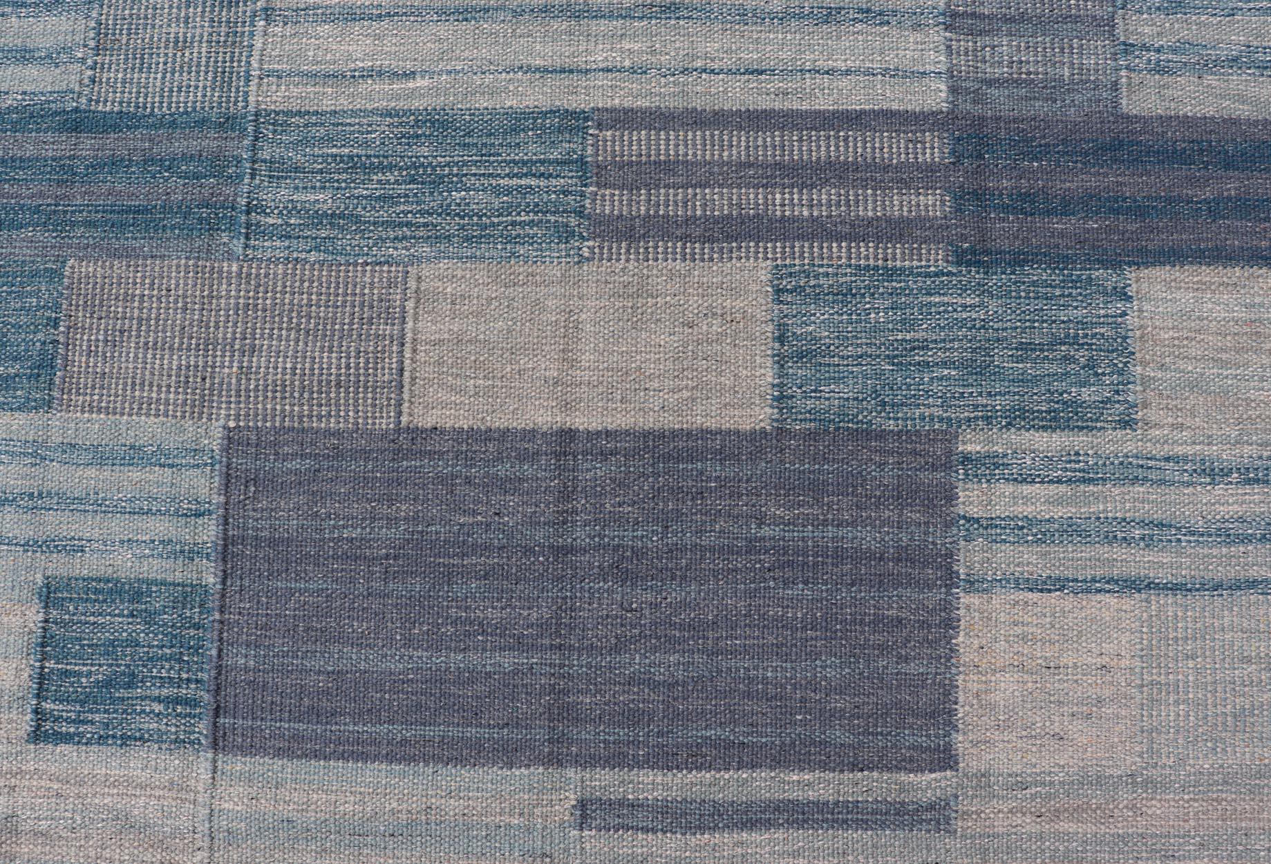 Hand-Woven Scandinavian Style Flat-Weave Rug with Modern Design in Gray, Black, And Blues For Sale