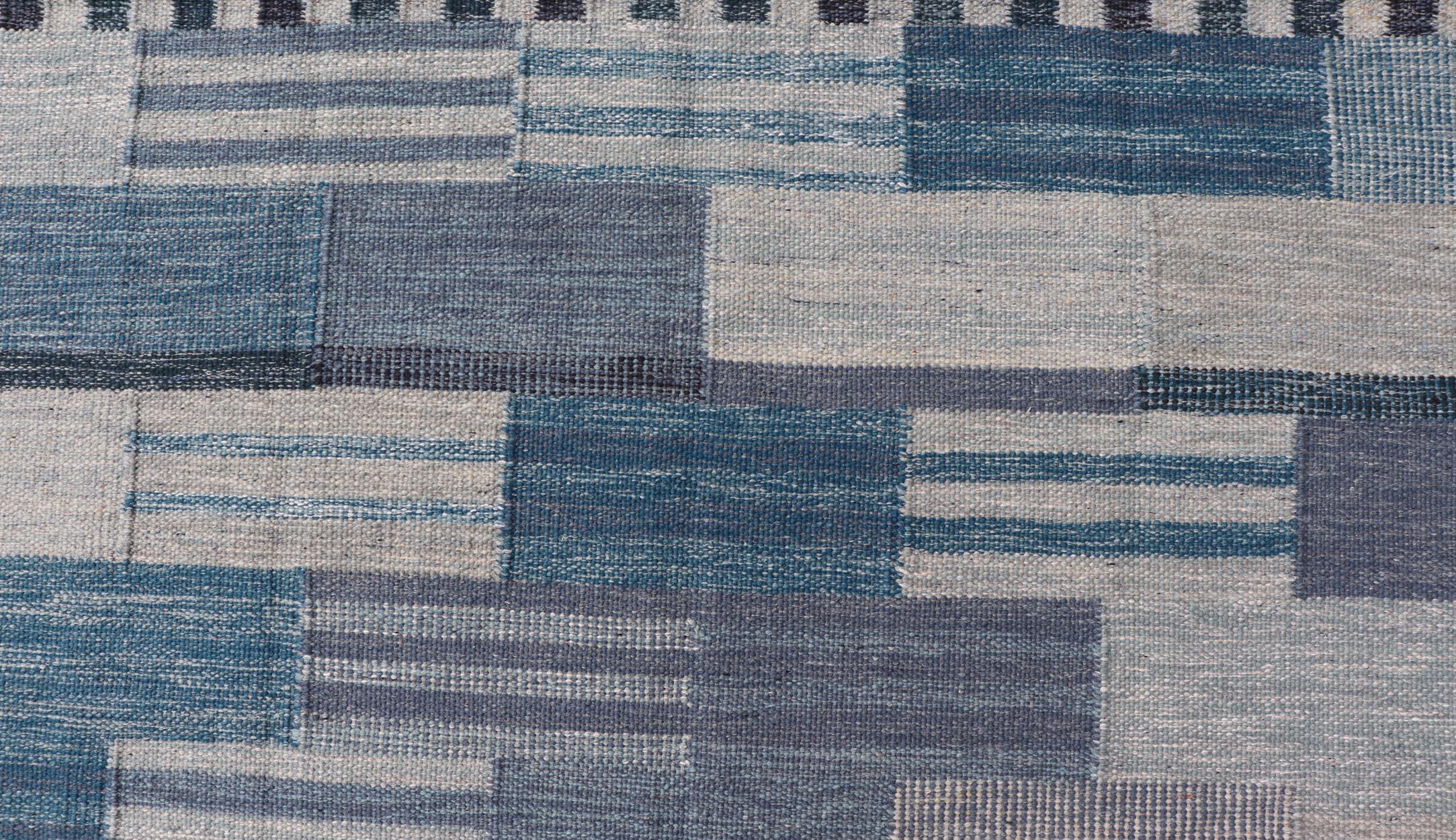 Scandinavian Style Flat-Weave Rug with Modern Design in Gray, Black, And Blues In New Condition For Sale In Atlanta, GA