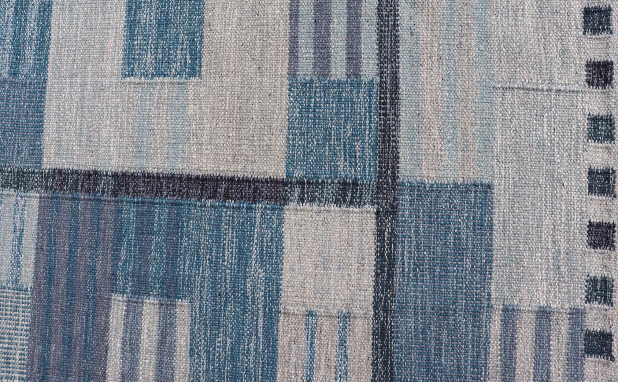 Skandinavischer Flachgewebe-Teppich im skandinavischen Stil mit modernem Design in Grau, Schwarz und Blau (21. Jahrhundert und zeitgenössisch) im Angebot