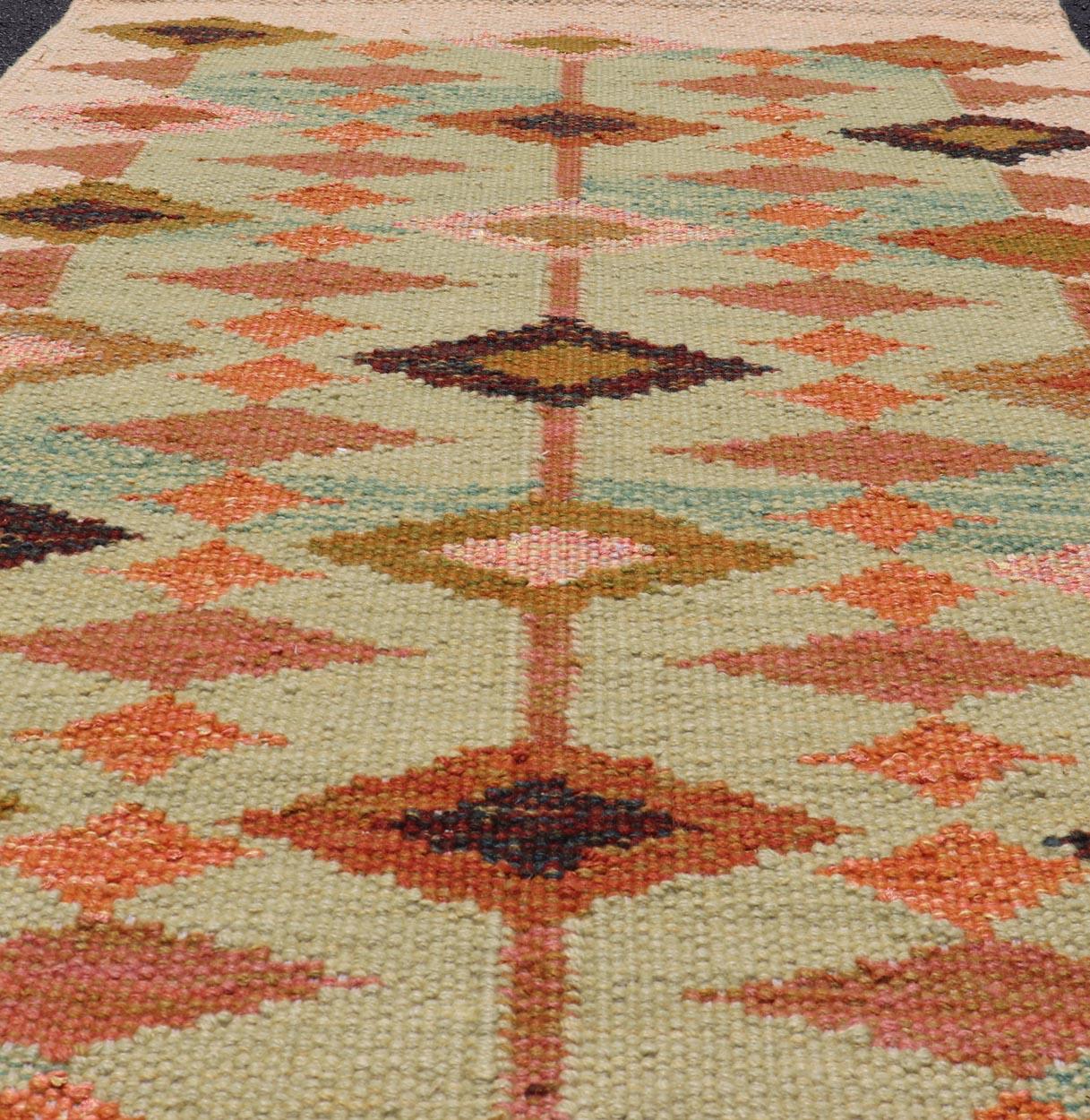 Scandinavian-Style Flat Weave Rug with Geometric Motifs in Earth Tones, 3'2
