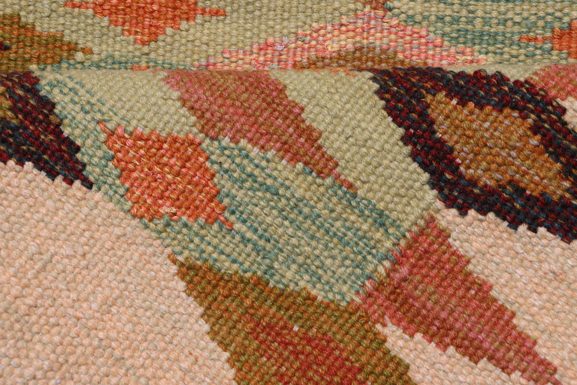 Scandinavian-Style Flat Weave Wool Rug with Geometric Design, 3'2