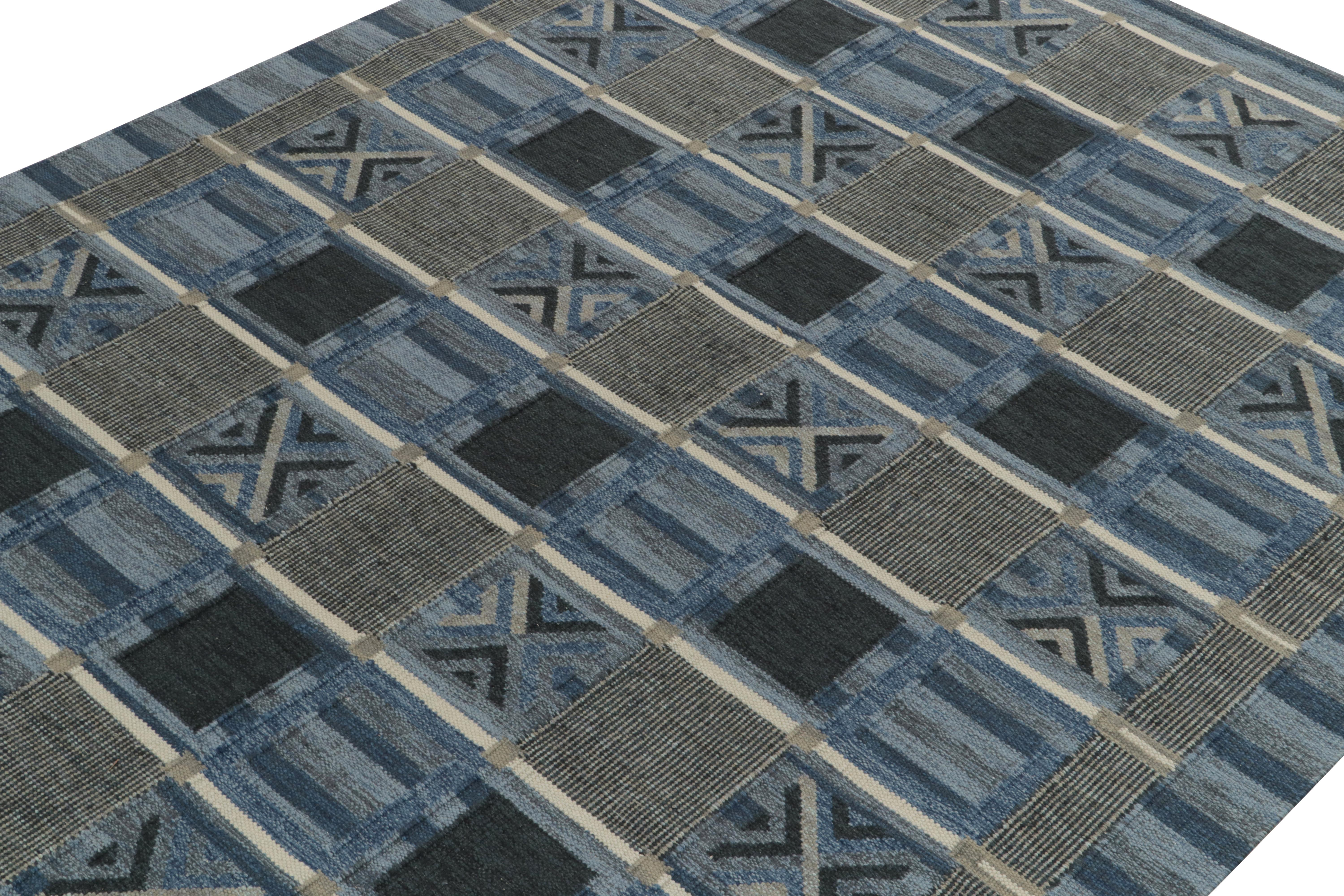 Indian Rug & Kilim's Scandinavian Style Kilim in Blue & Grey Geometric Pattern For Sale