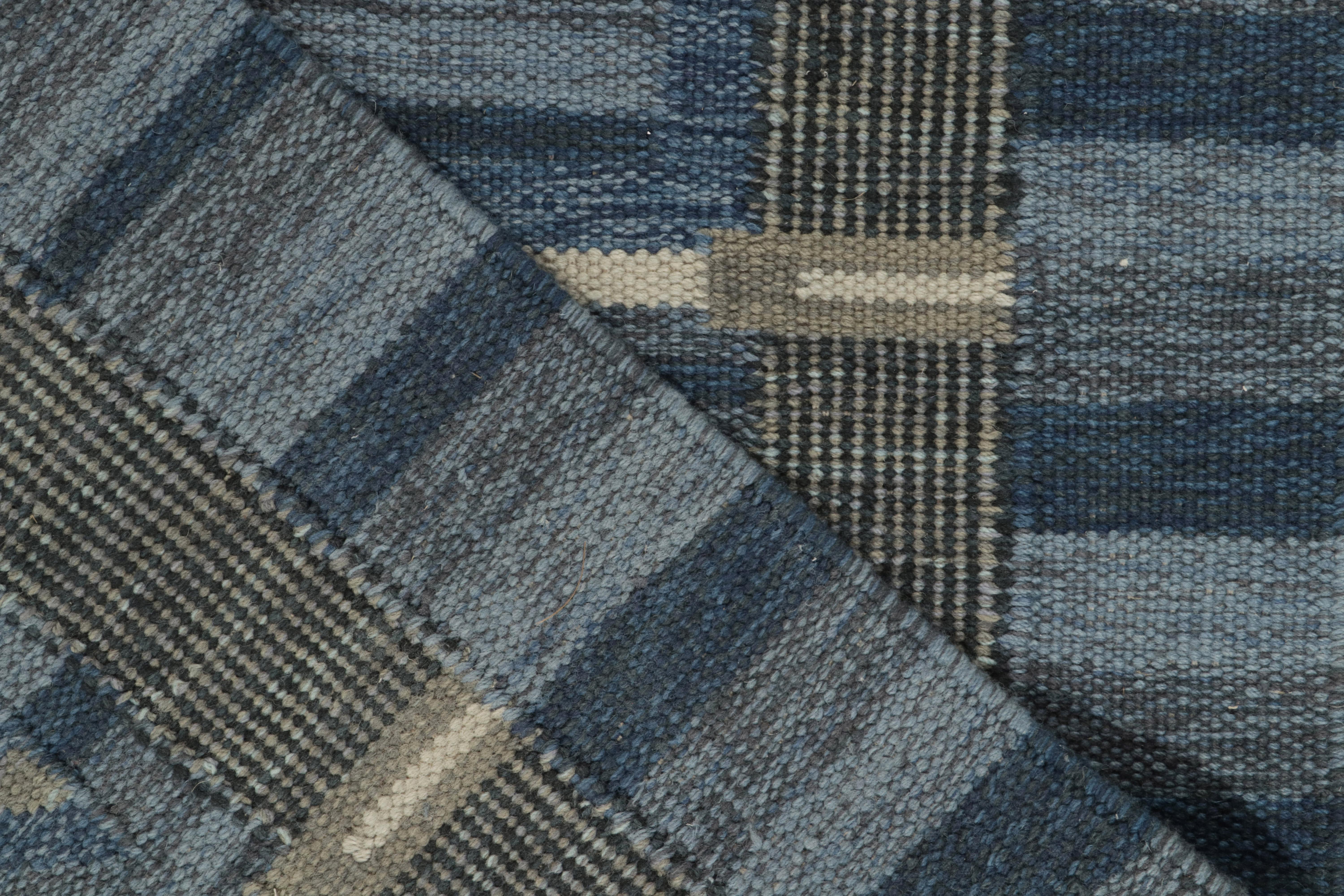 Rug & Kilim's Scandinavian Style Kilim in Blue & Grey Geometric Pattern In New Condition For Sale In Long Island City, NY