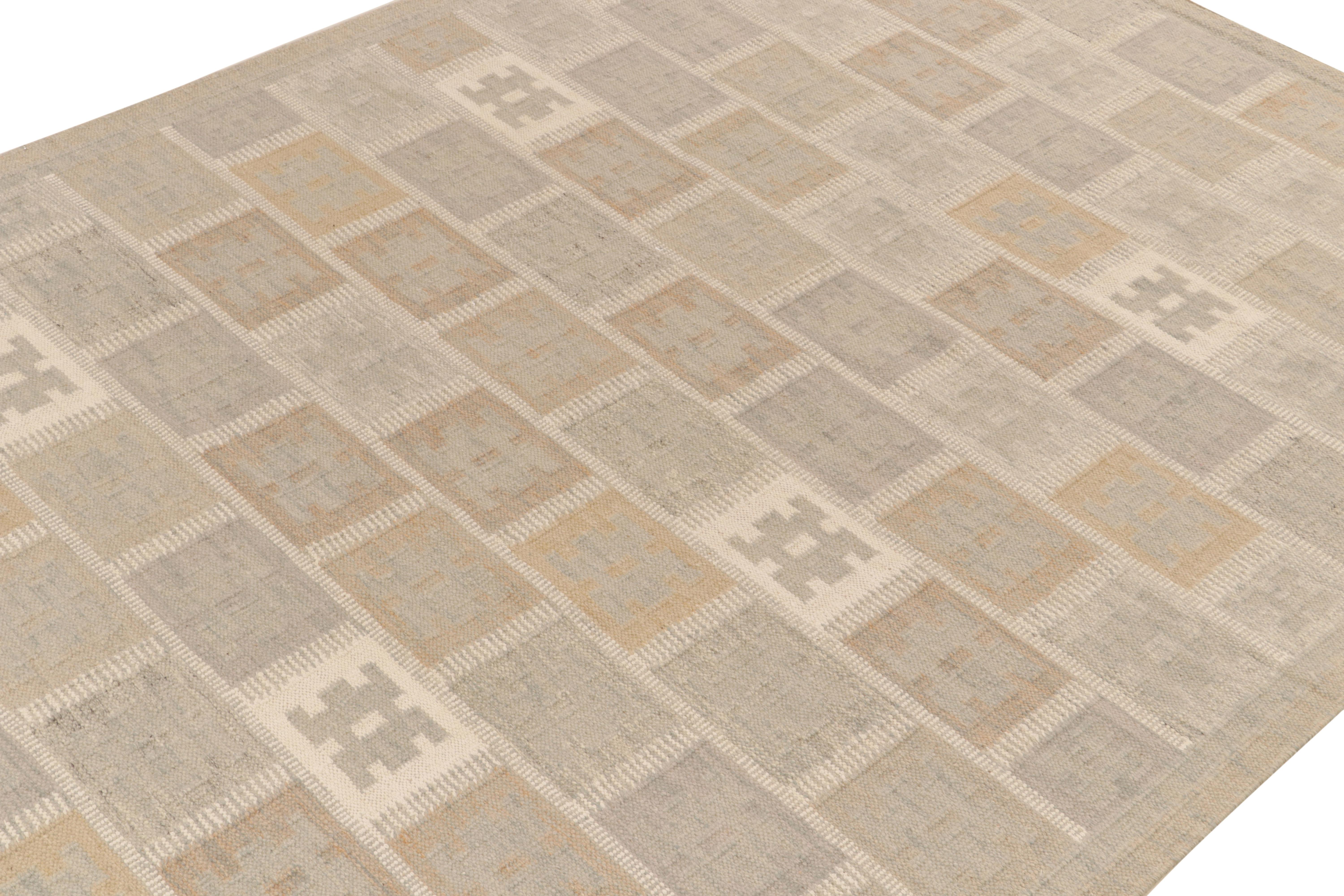 Hand-Knotted Rug & Kilim's Scandinavian Style Kilim in Gray, Beige-Brown Geometric Pattern For Sale