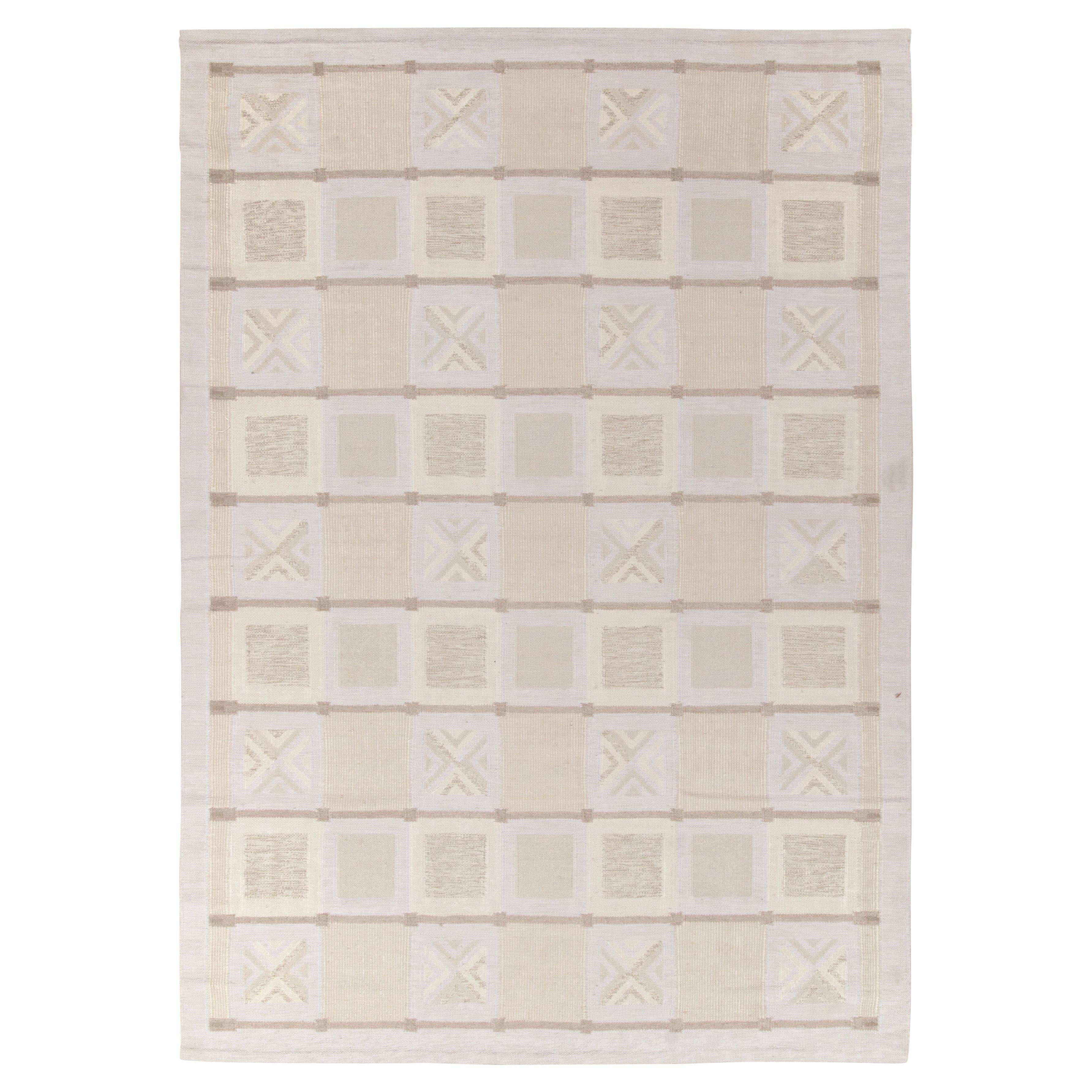 Rug & Kilim's Scandinavian Style Kilim in White, Beige-Brown Geometric Pattern For Sale