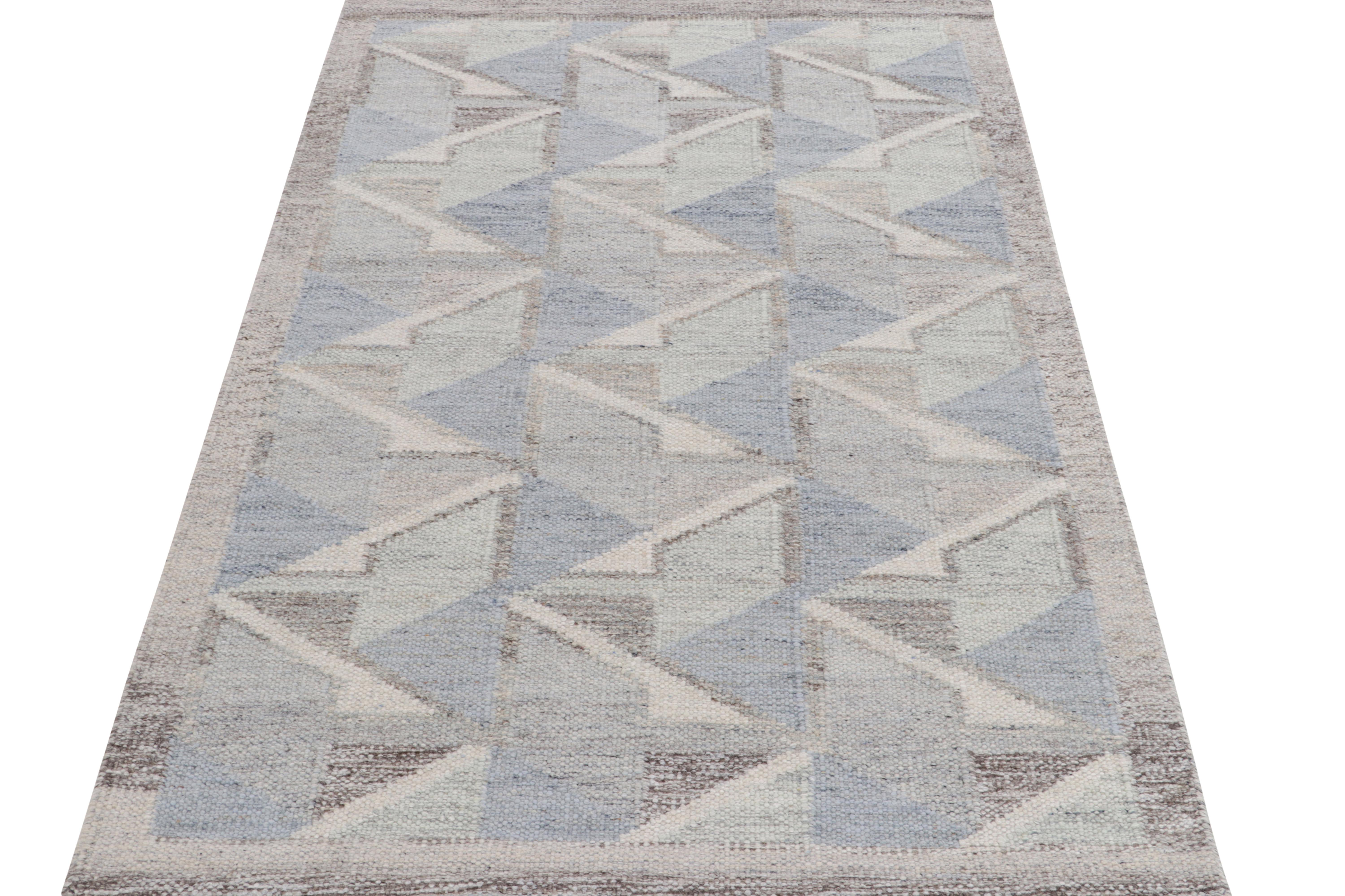 Rug & Kilim’s innovative take on Scandinavian Kilims, from our celebrated flatweave line of the titular award-winning collection. This 4x6 rug exemplifies the finesse of Swedish aesthetics with a smart geometric pattern casting an 3D impression in