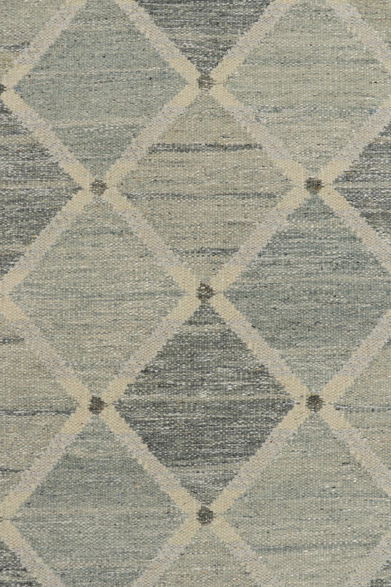 Teppich & Kelim-Teppich im skandinavischen Stil in Grau & Blau mit geometrischem Muster im Zustand „Neu“ im Angebot in Long Island City, NY