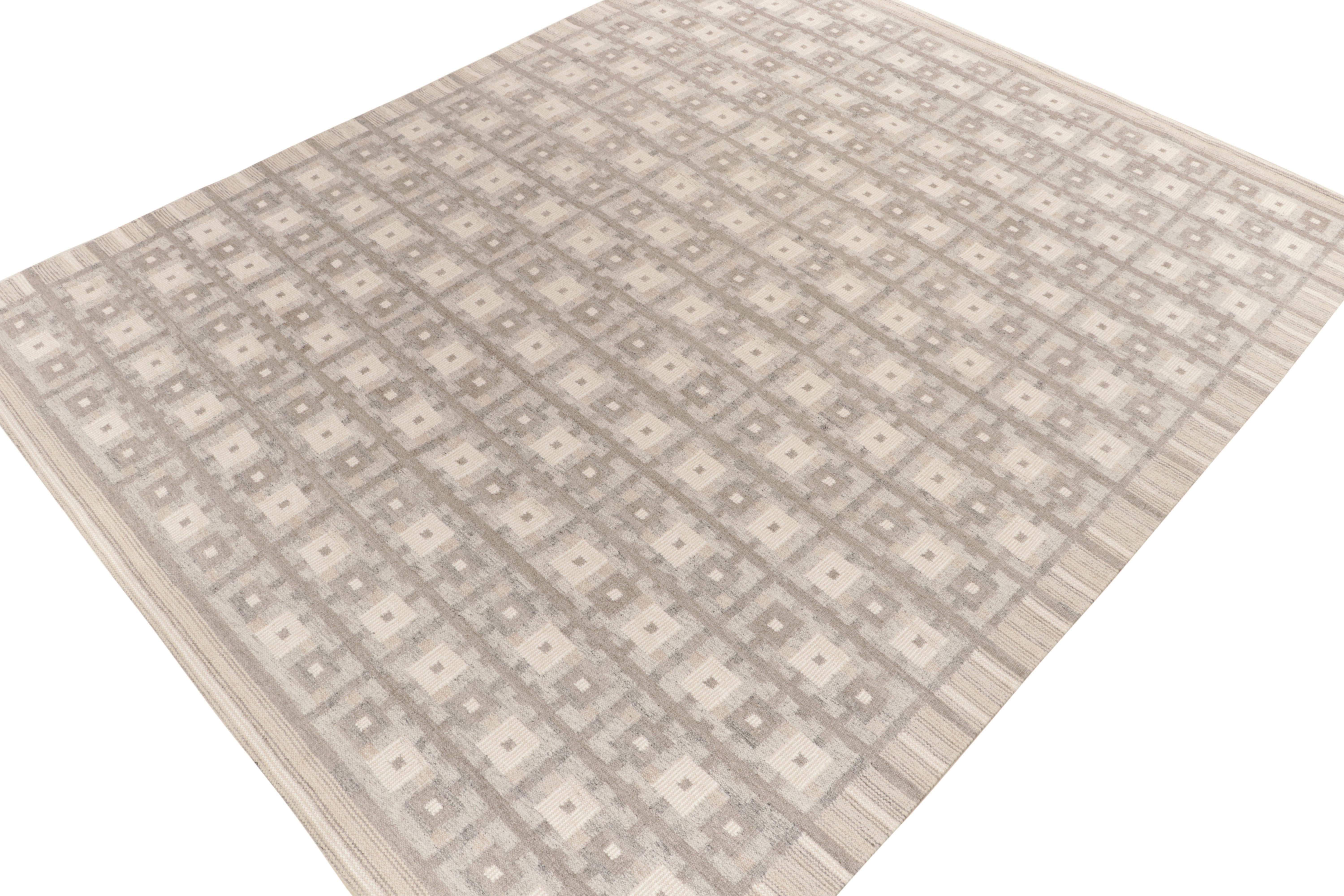 Scandinavian Modern Rug & Kilim's Scandinavian Style Kilim rug in Greige, White Geometric pattern For Sale