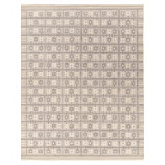 Alfombra Kilim de estilo escandinavo de Rug & Kilim en color gris y blanco con motivos geométricos