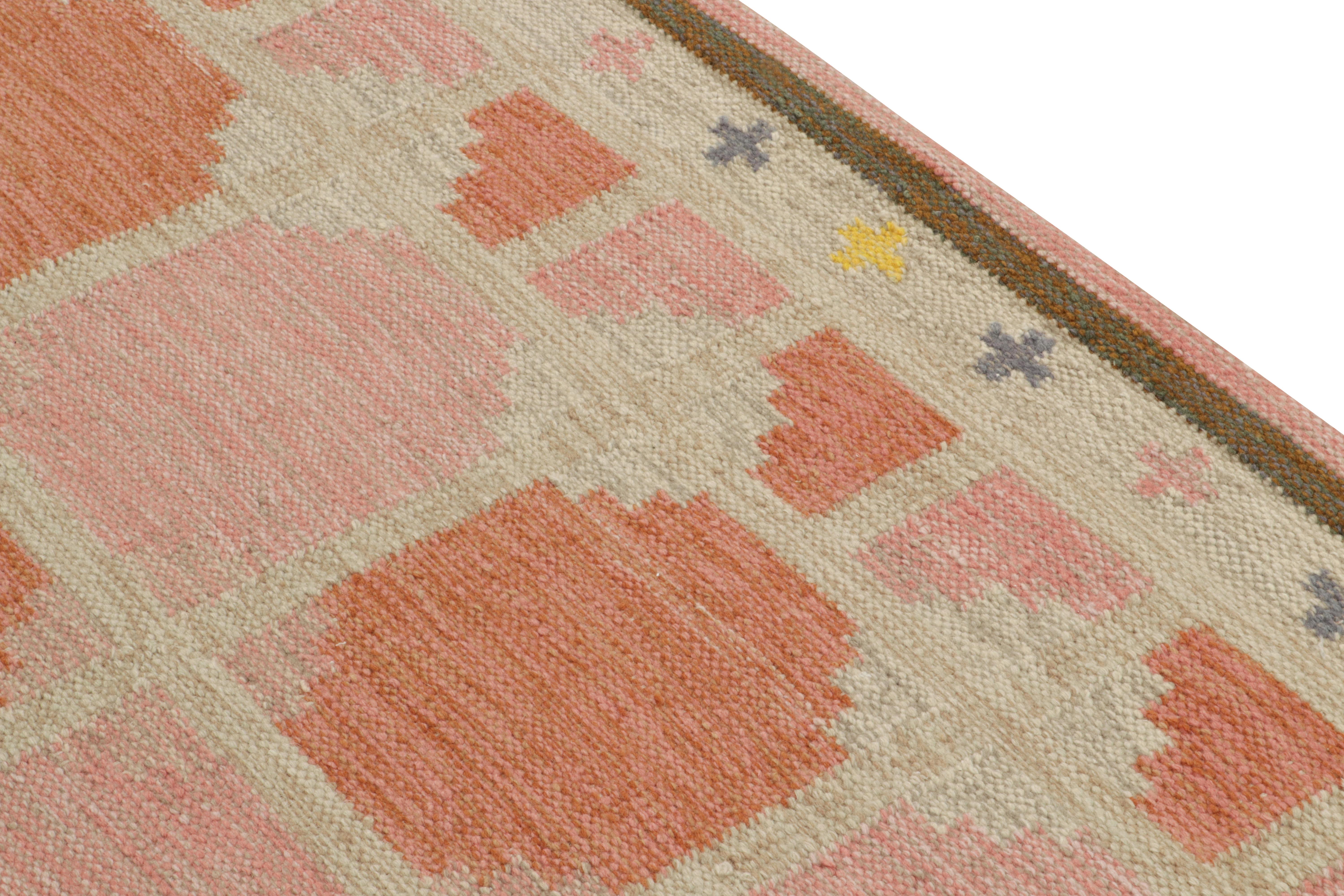 Hand-Knotted Rug & Kilim's Scandinavian Style Kilim Rug in Pink, Greige Geometric Pattern For Sale