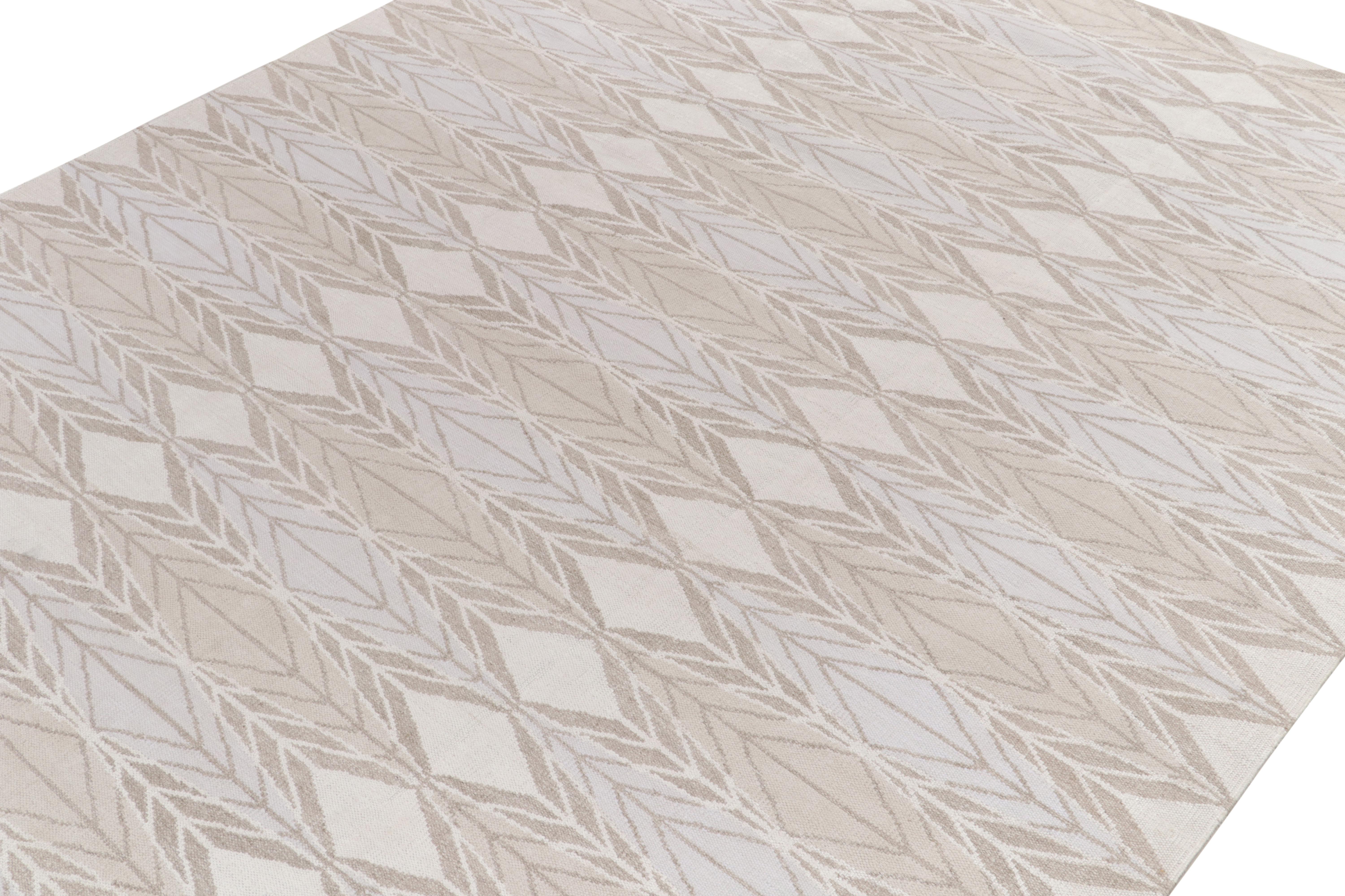 Indian Rug & Kilim's Scandinavian Style Kilim Rug in White, Beige Geometric Pattern For Sale