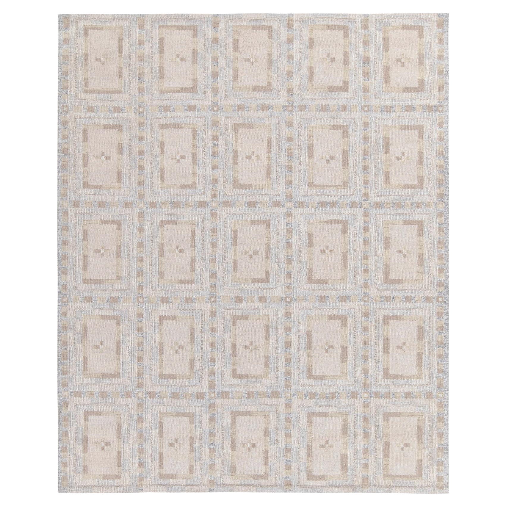 Skandinavischer Kelim-Teppich im skandinavischen Stil in Weiß, Beige mit geometrischem Muster von Rug & Kilim
