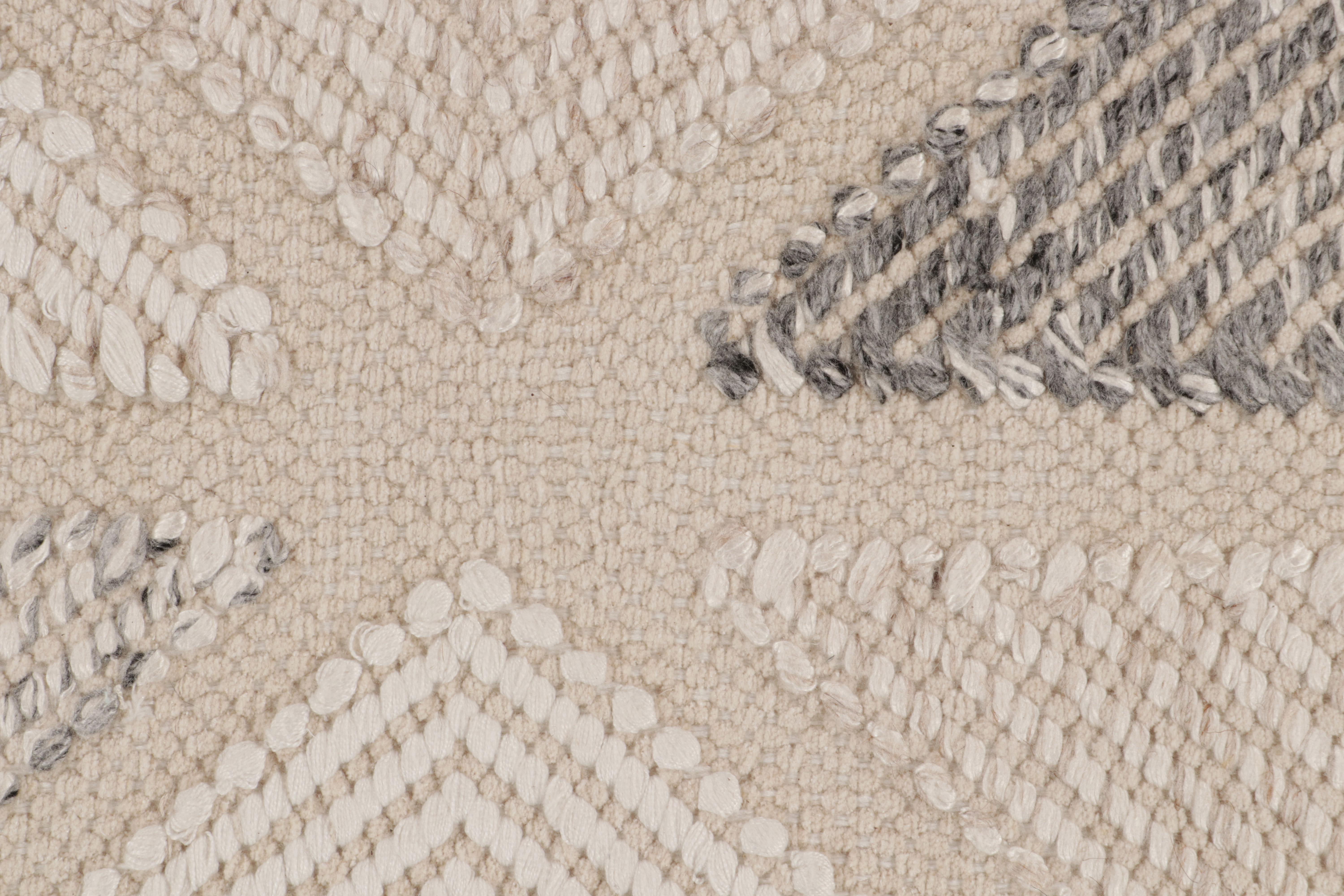 Teppich & Kelim-Teppich im skandinavischen Stil in Weiß, Grau mit geometrischem Muster (Handgeknüpft) im Angebot