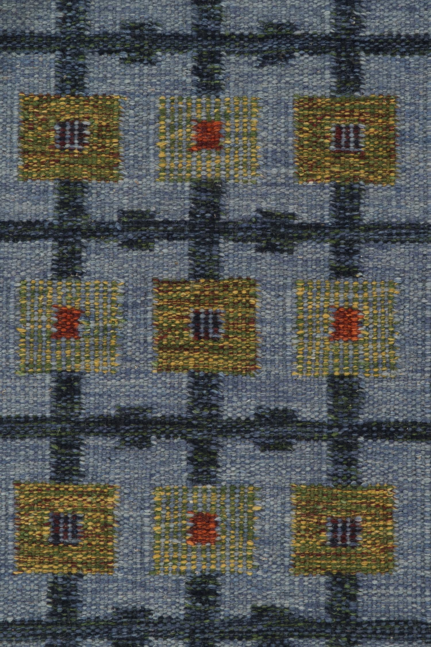 Skandinavischer Kilim Läufer in Blau, Grün Geometrisches Muster von Rug & Kilim (Handgeknüpft) im Angebot