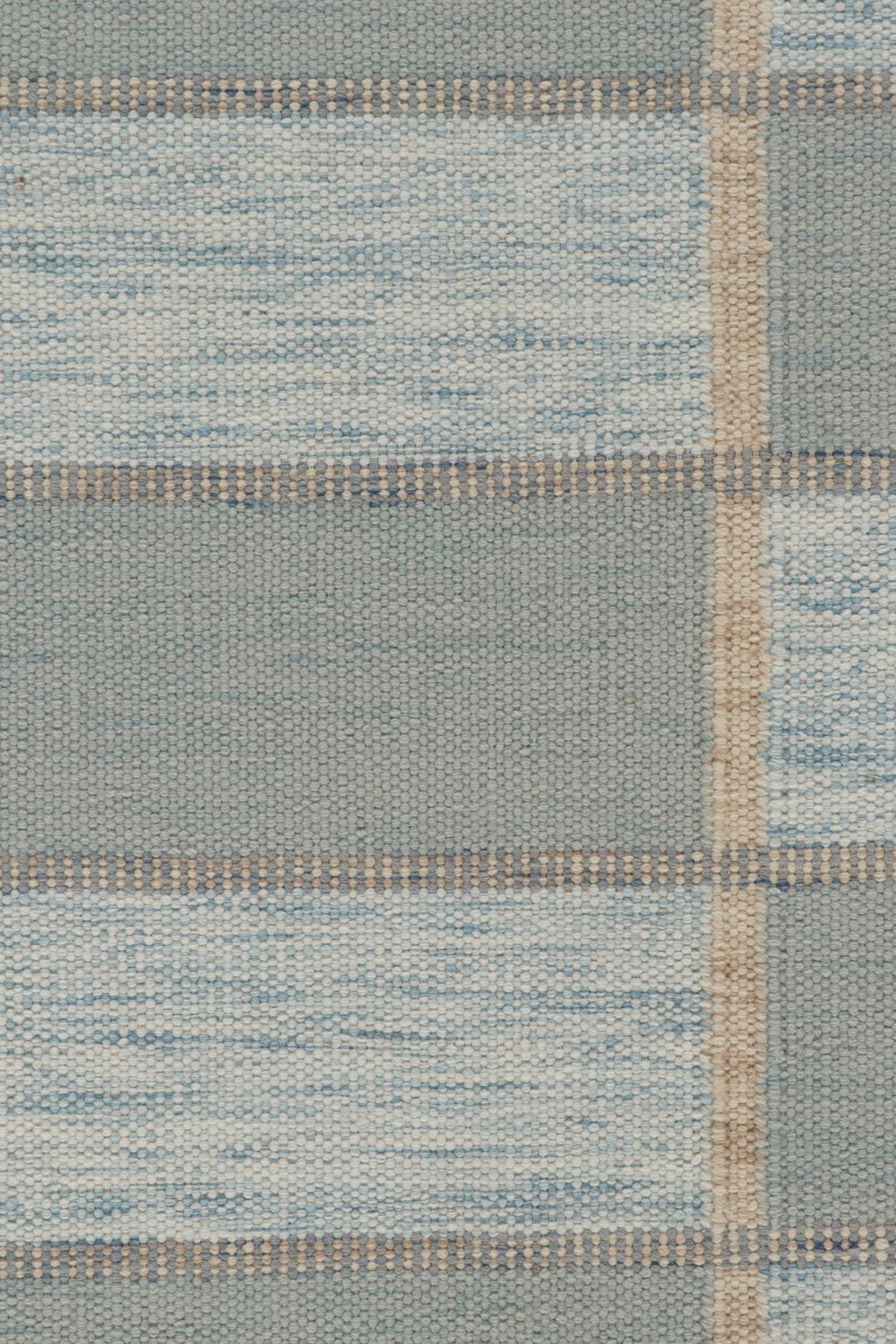 Skandinavischer Kilim-Läufer mit geometrischem Muster in Blau und Weiß von Rug & Kilim im Zustand „Neu“ im Angebot in Long Island City, NY