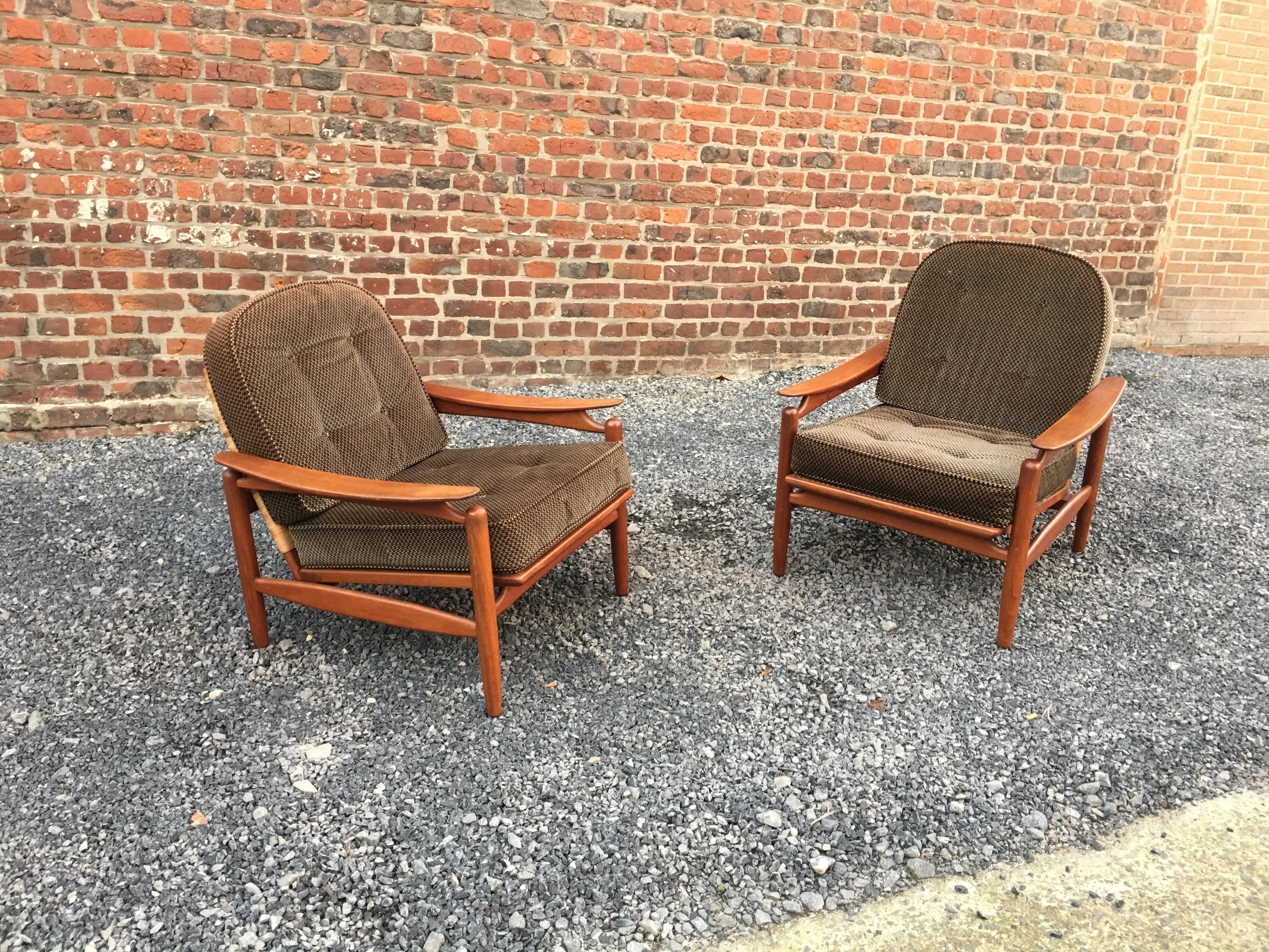 Scandinavian Style Living Room in Teak and Rattan, circa 1960-1970 For Sale 2