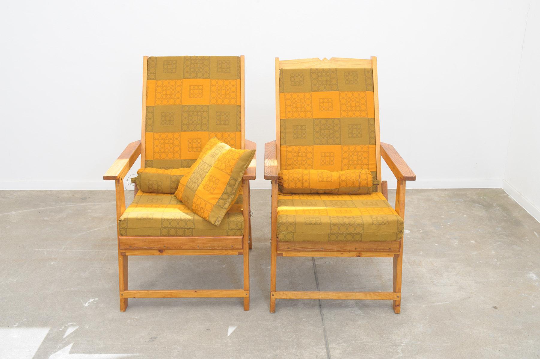 Scandinavian style pine wood armchairs, 1970´s, set of 2 In Good Condition For Sale In Prague 8, CZ