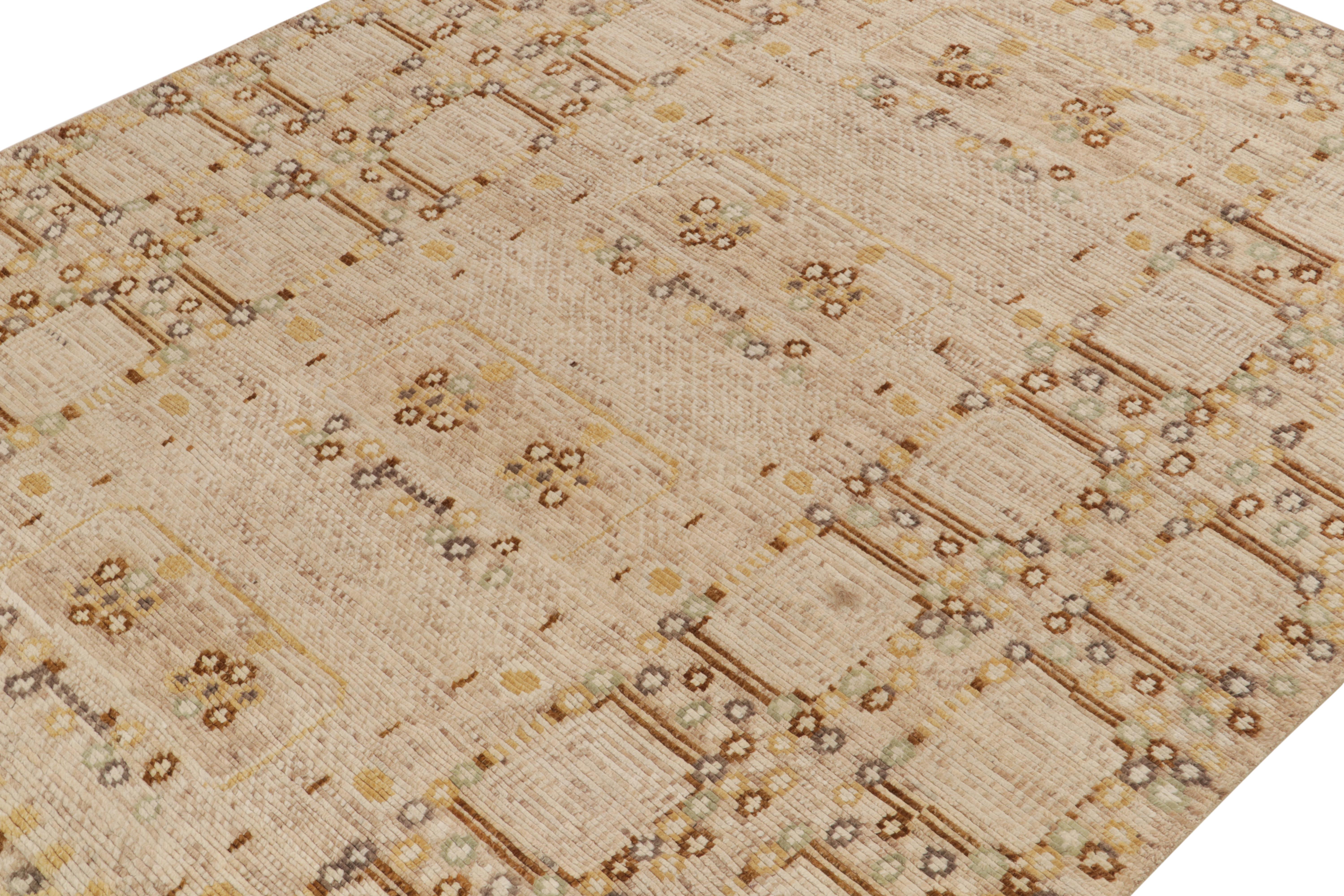 Indian Rug & Kilim's Scandinavian Style Rug in Beige-Brown, Gold Geometric Pattern For Sale