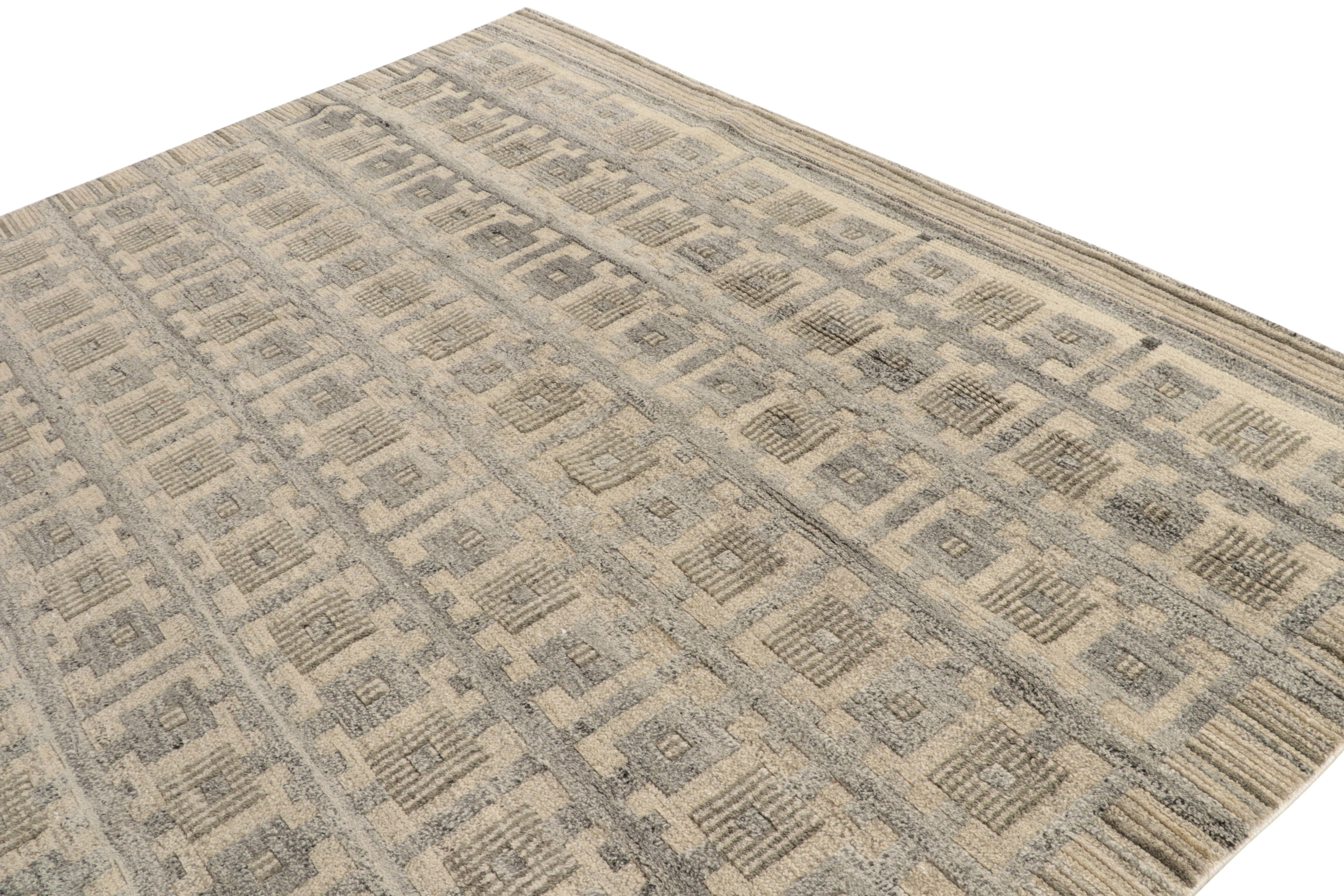 Hand-Knotted Rug & Kilim's Scandinavian Style Rug in Gray, Beige Geometric Pattern For Sale