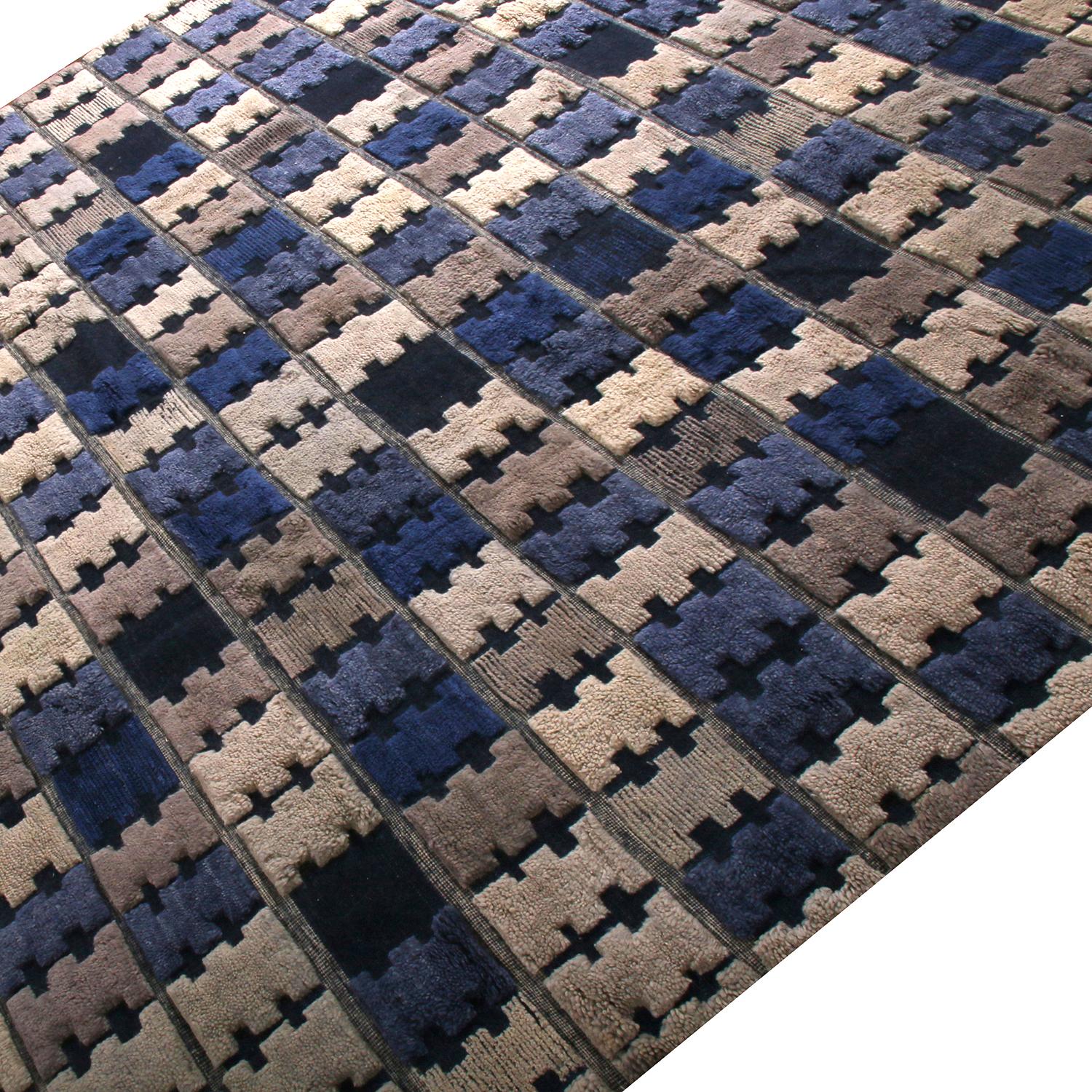 Indian Rug & Kilim's Scandinavian Style Rug in Gray, Blue, Black Geometric Pattern For Sale