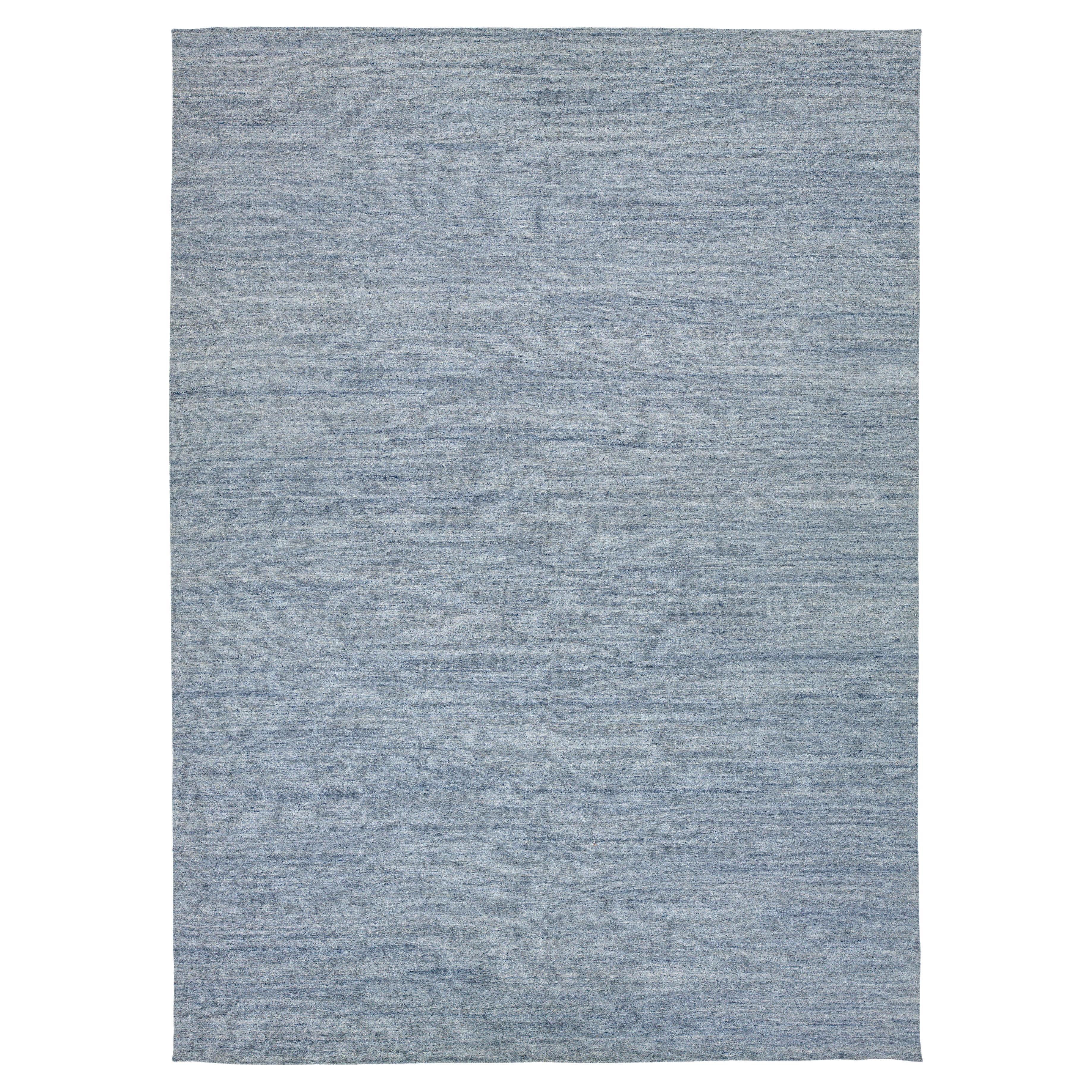 Scandinavian Style Solid Blue Flat Weave Rug - Minimalist 
Reversible Design in vendita