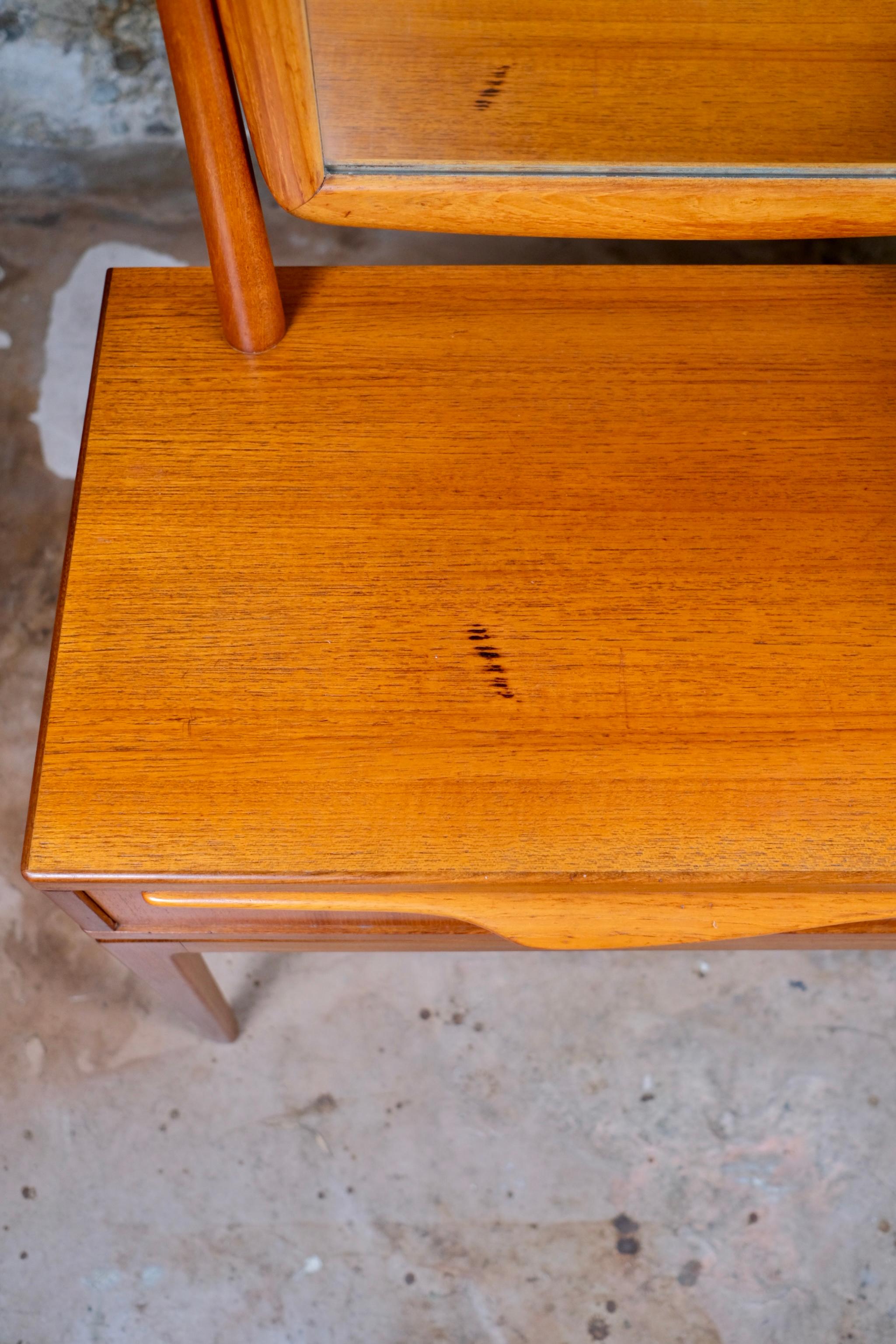 Scandinavian-style teak vanity table, made in France, 1960s 9