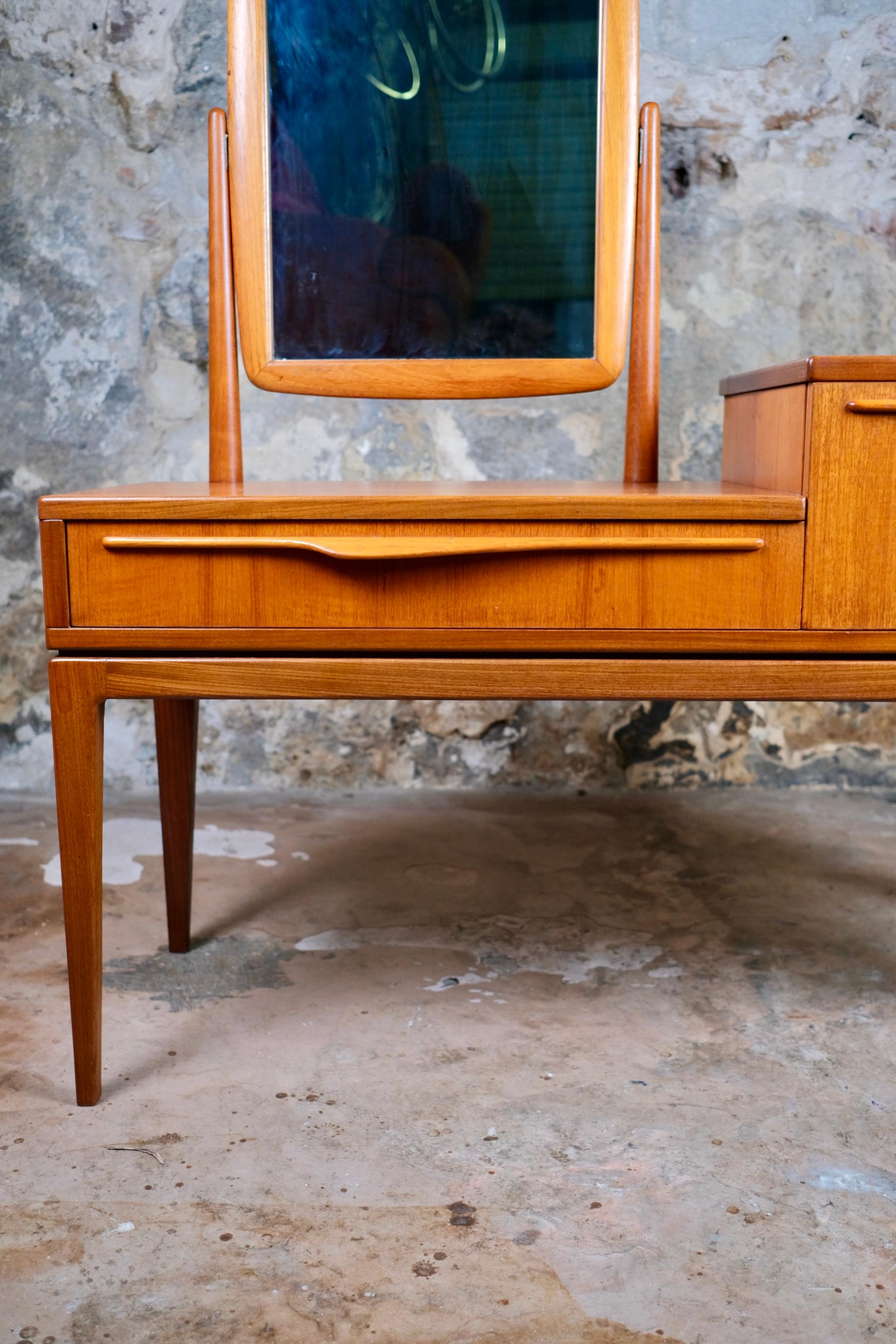 Scandinavian Modern Scandinavian-style teak vanity table, made in France, 1960s