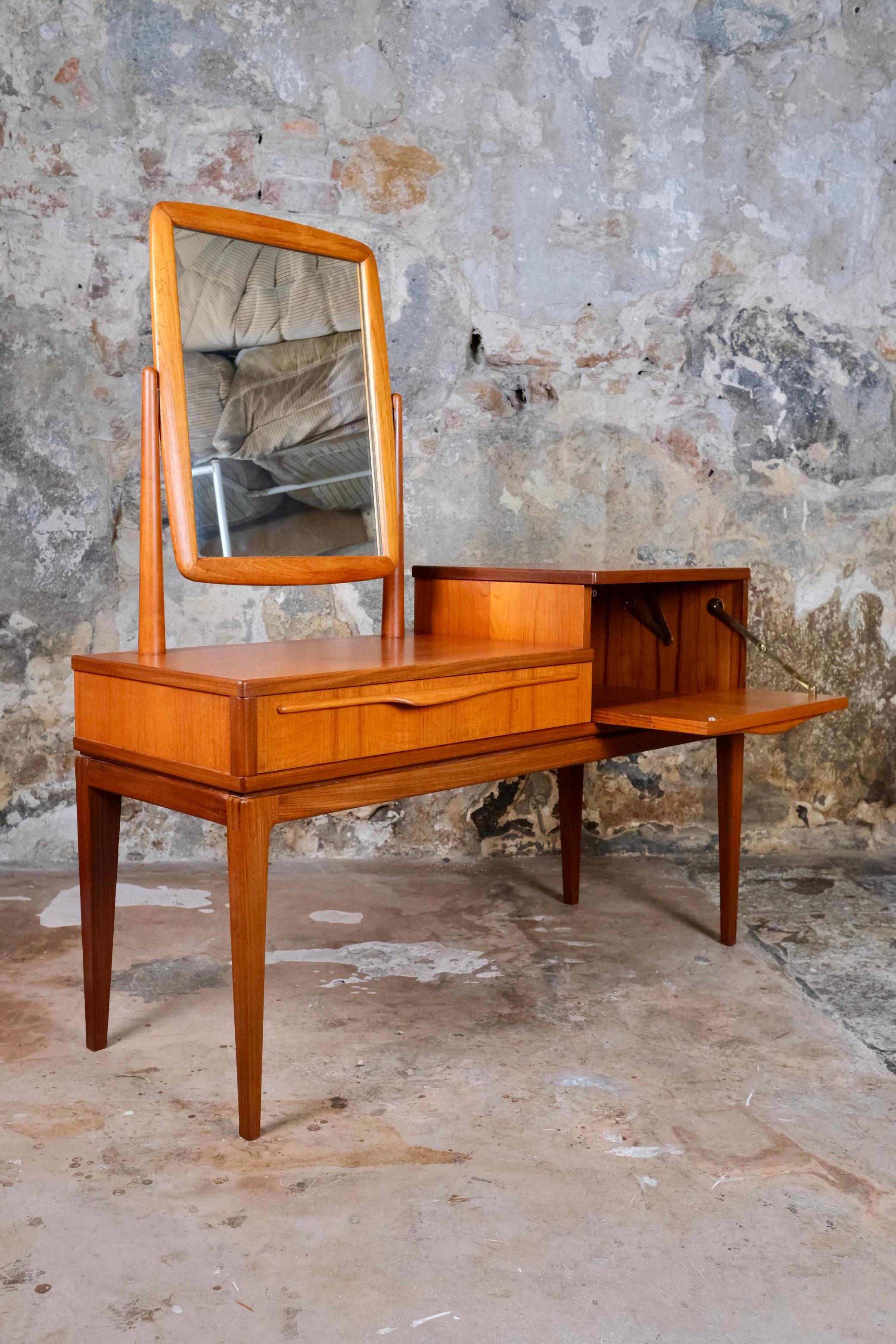 Mid-20th Century Scandinavian-style teak vanity table, made in France, 1960s