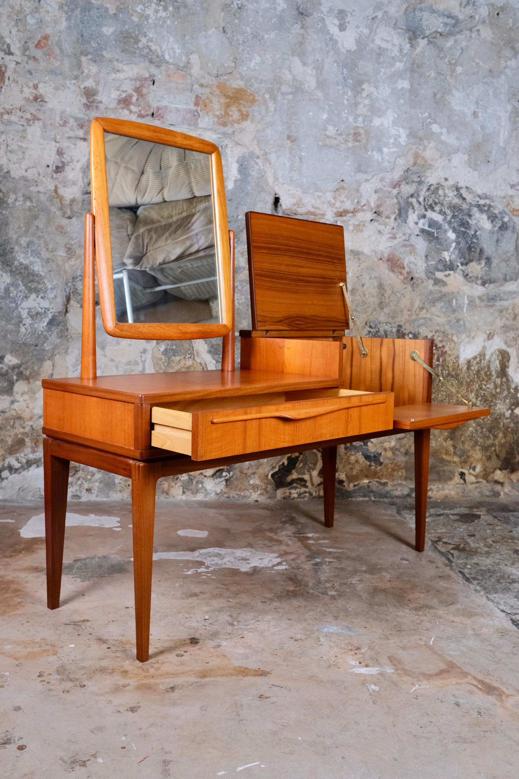 Scandinavian-style teak vanity table, made in France, 1960s 1