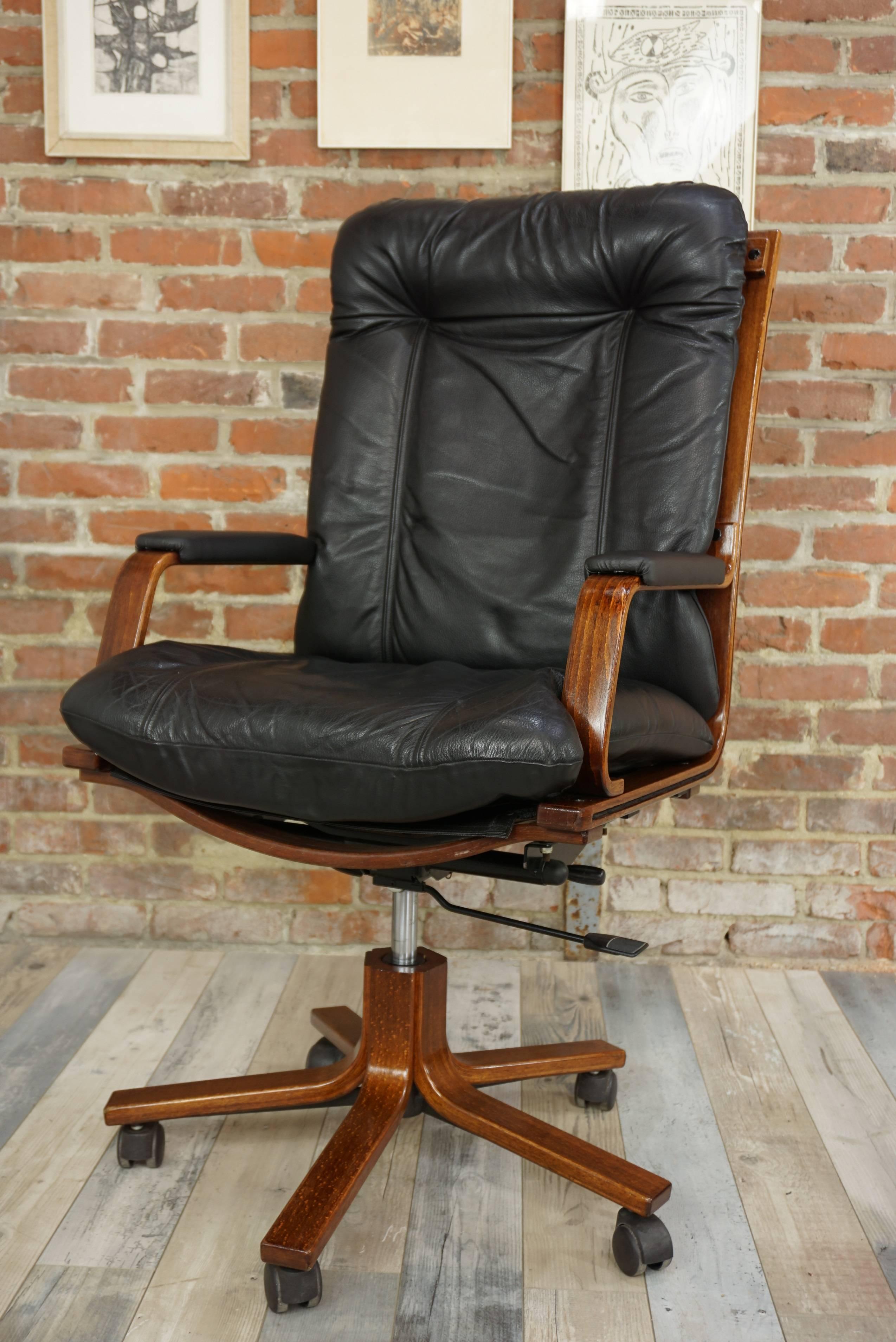 Scandinavian Style Wooden and Black Leather Swivel Office Armchair 3