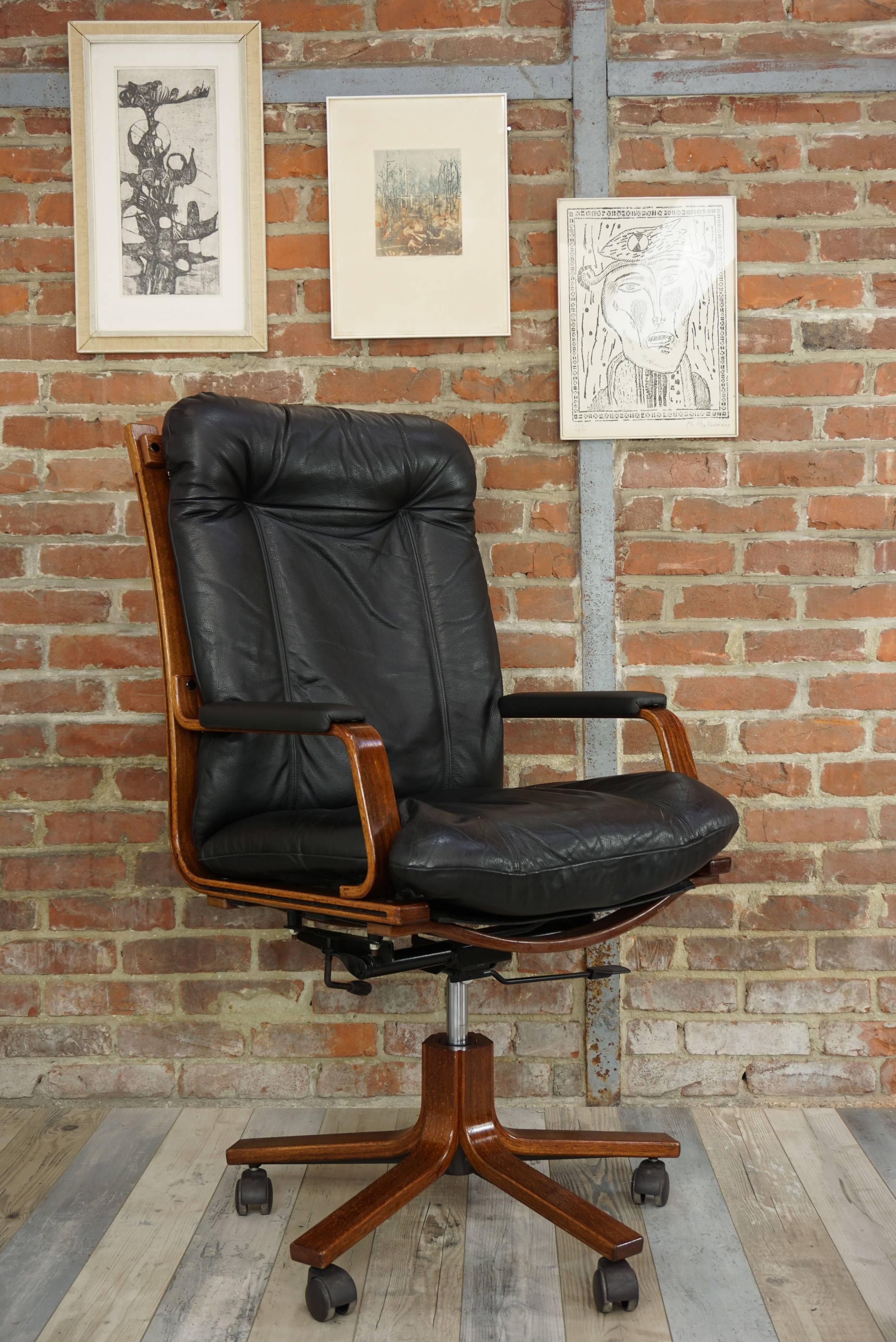 Scandinavian Modern Scandinavian Style Wooden and Black Leather Swivel Office Armchair