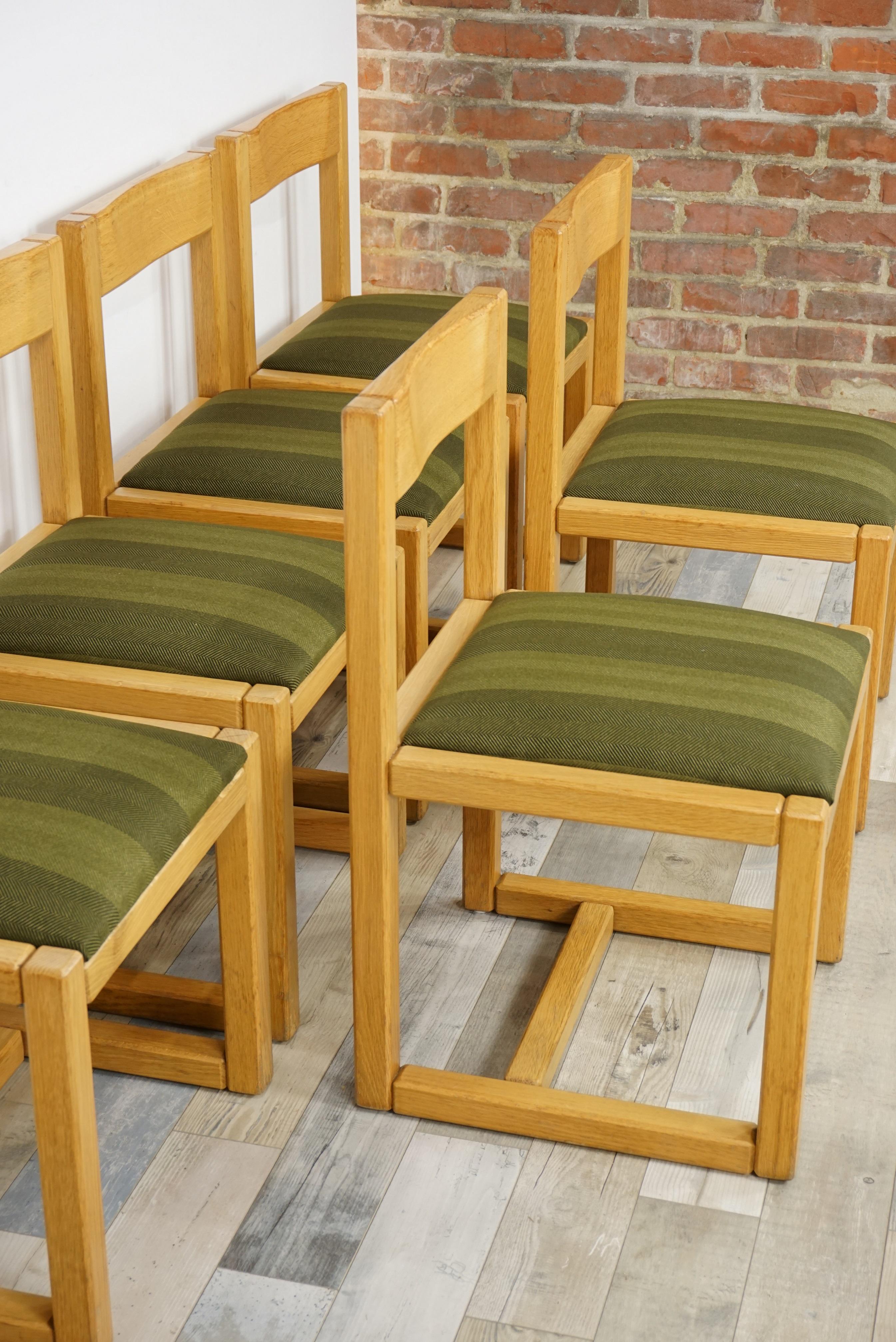 Ensemble de 6 chaises de salle à manger en bois et tissu de style scandinave en vente 3