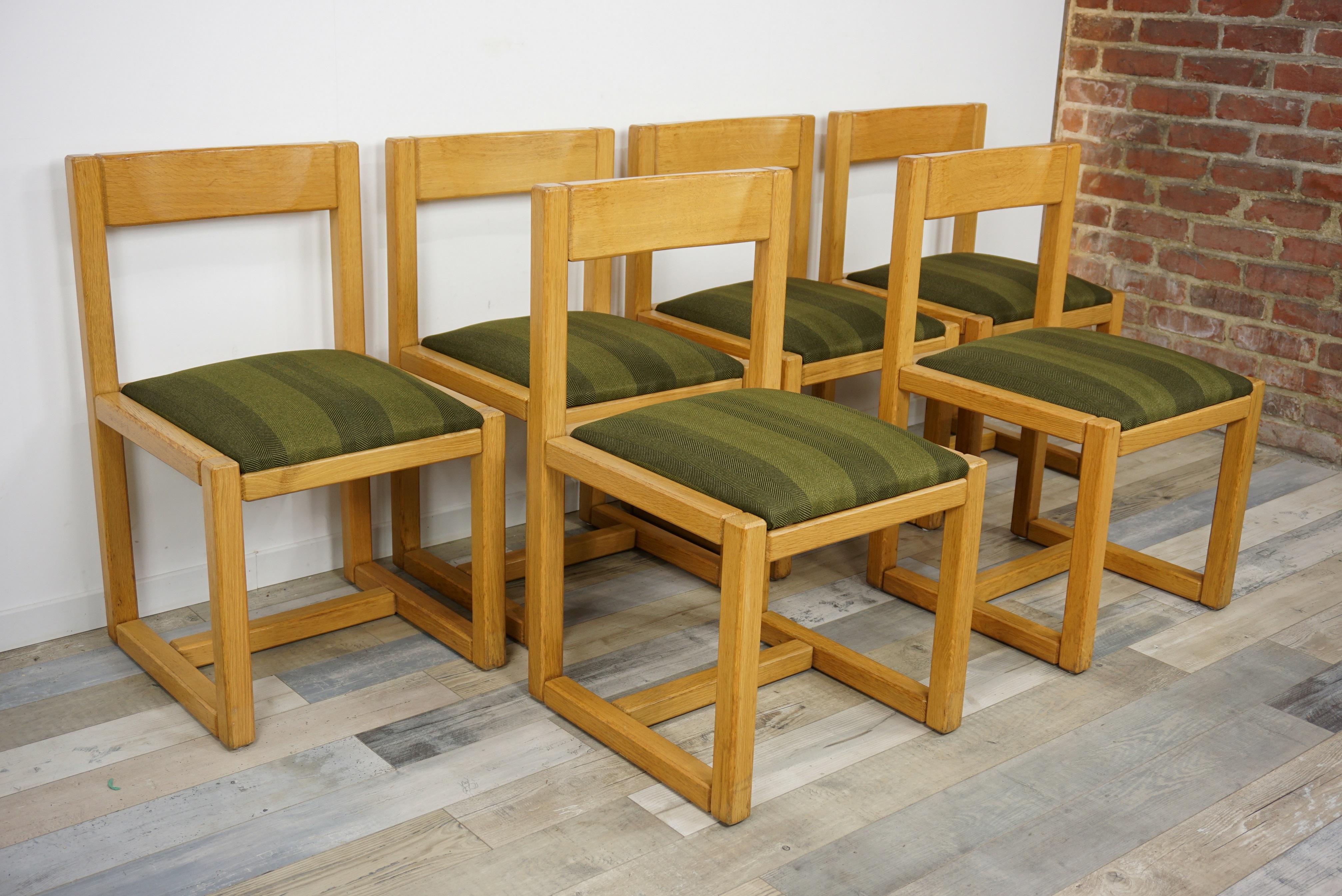 Ensemble de 6 chaises de salle à manger en bois et tissu de style scandinave en vente 7
