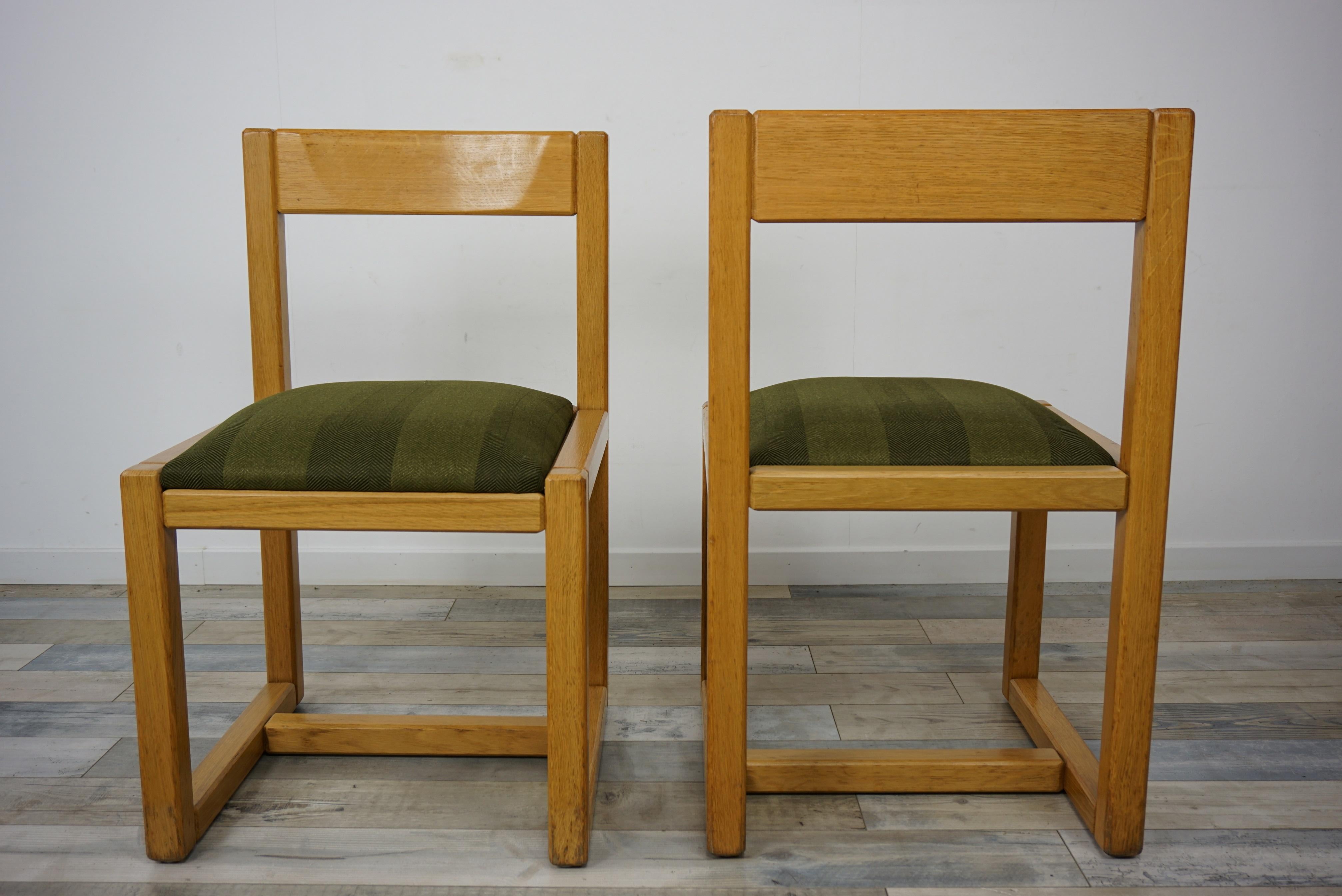 Européen Ensemble de 6 chaises de salle à manger en bois et tissu de style scandinave en vente