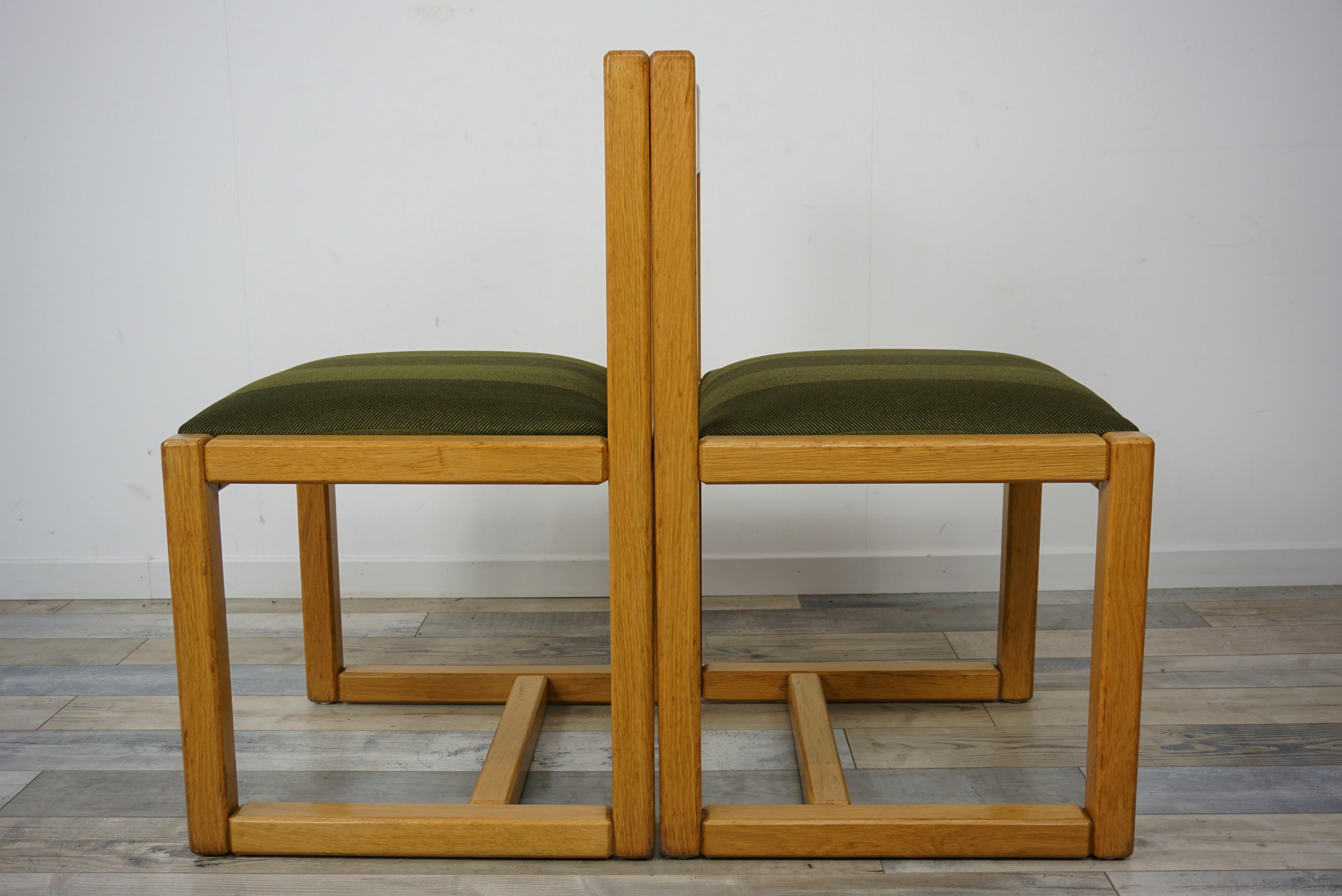 Scandinavian Style Wooden and Fabric Set of 6 Dining Chairs In Good Condition For Sale In Tourcoing, FR