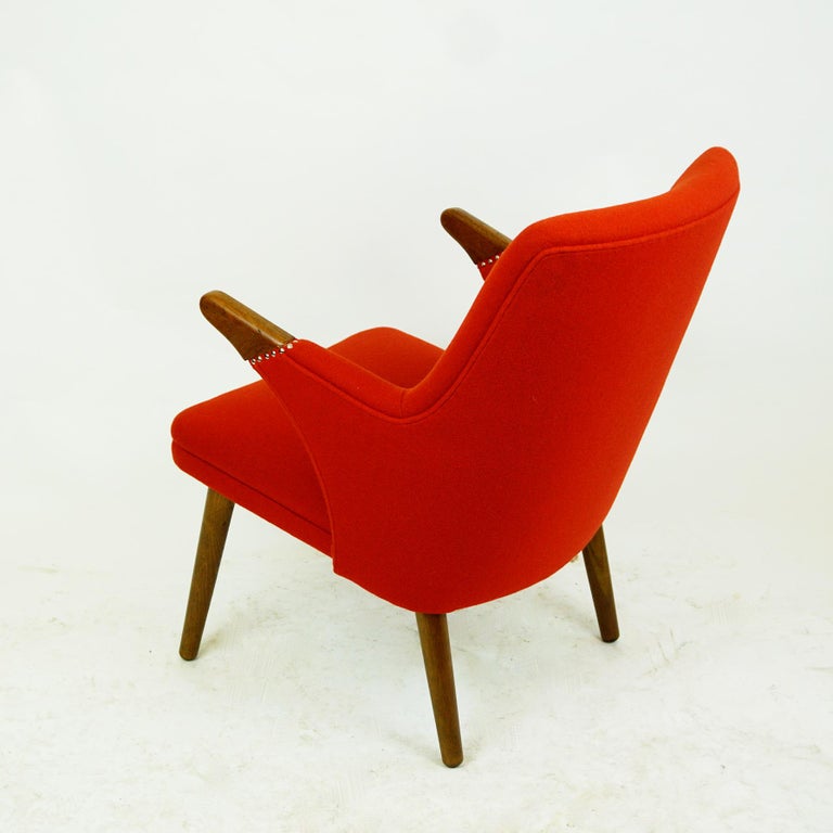 Scandinavian Svend Skipper Mini Bear Teak Lounge Chair with New Red Fabric For Sale 1