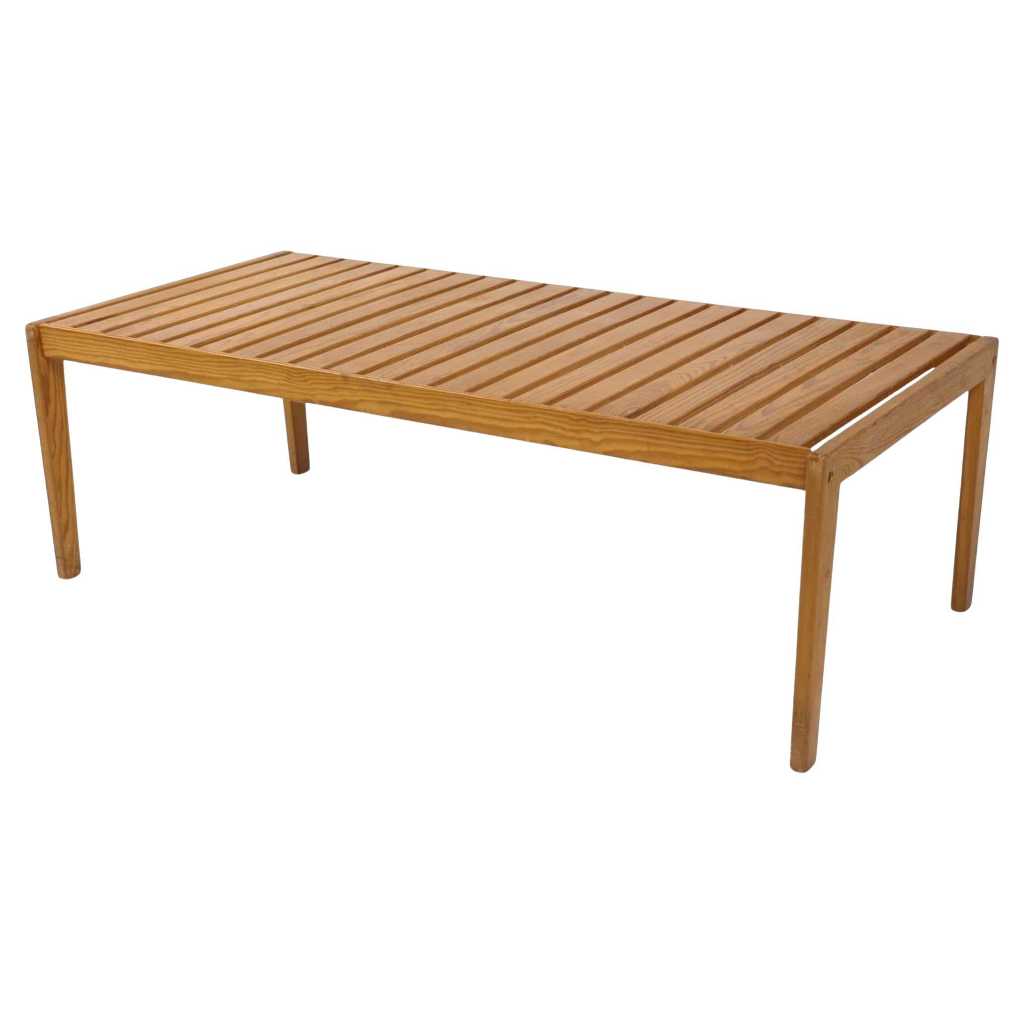 Scandinavian Modern Scandinavian Swedish Modern Solid Pine Slatted bench or coffee table For Sale