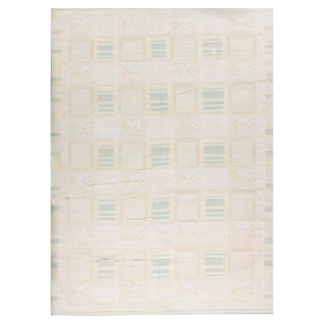 Moroccan Style Fluffy Solid Ivory Rug 11'7 x 14'11 For Sale at 1stDibs