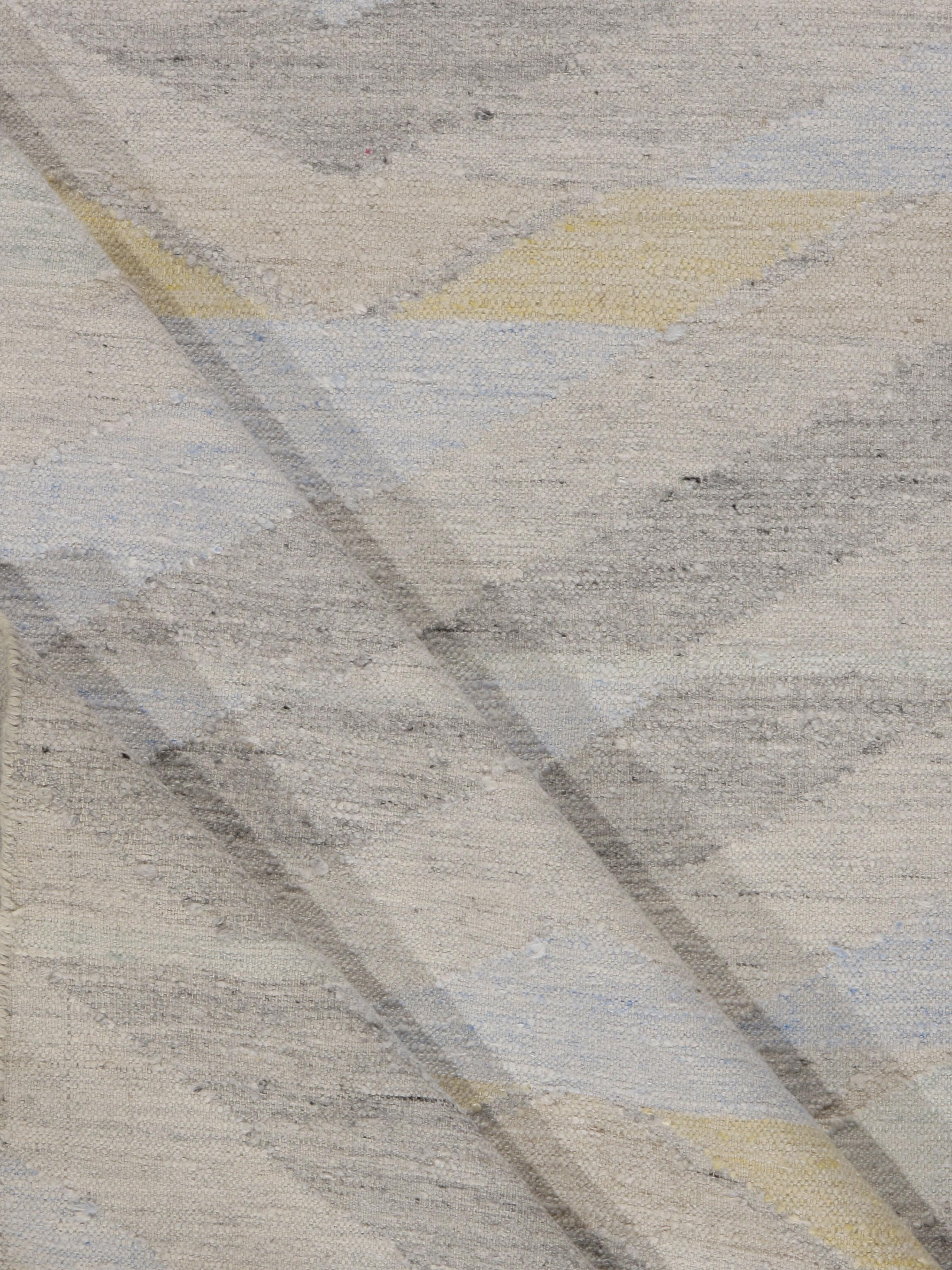 Skandinavischer Flachgewebe-Deko-Teppich im schwedischen Stil in Elfenbein, weichem Blau und Blau  8'x10' (Kelim) im Angebot