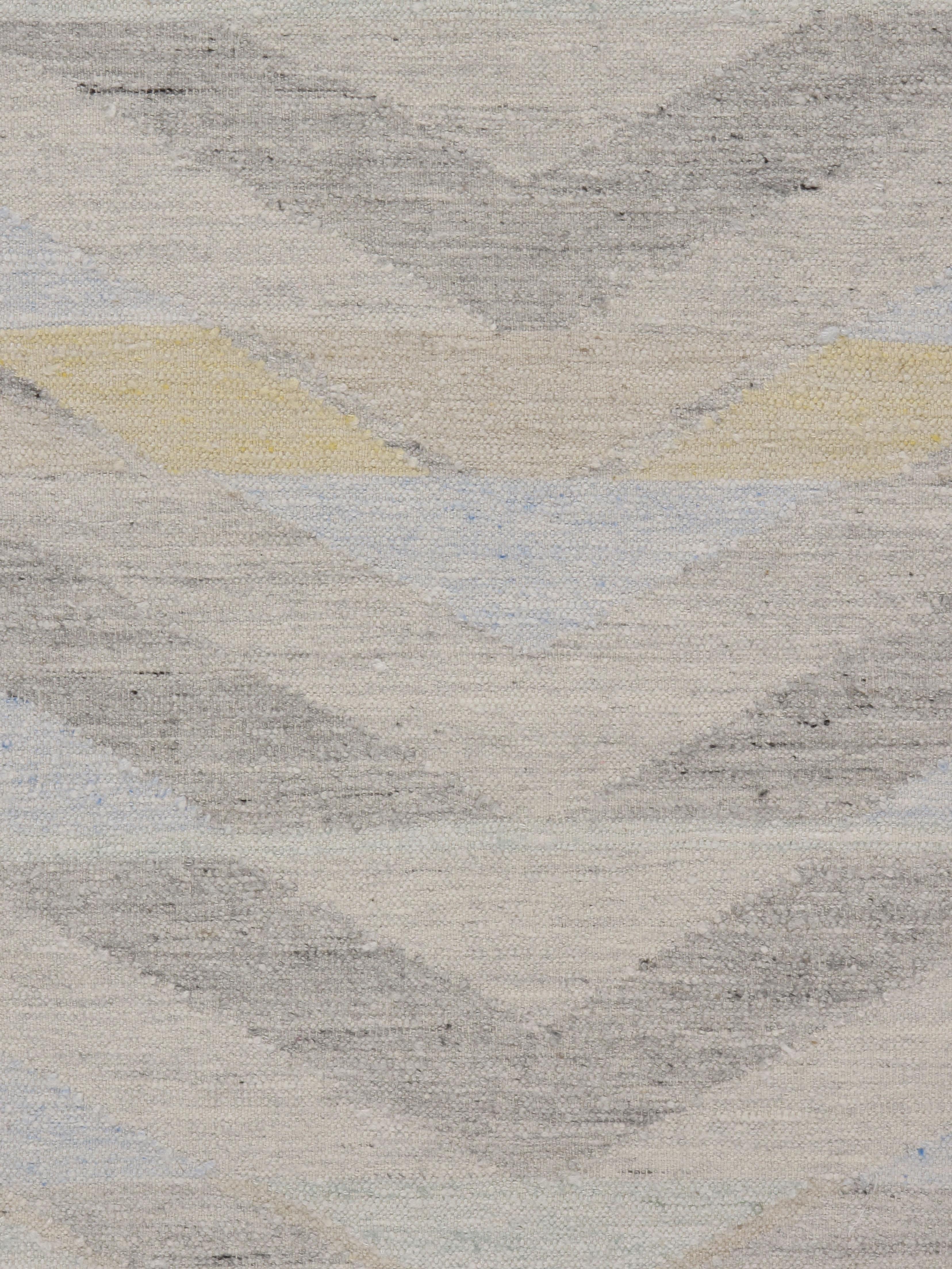 Skandinavischer Flachgewebe-Deko-Teppich im schwedischen Stil in Elfenbein, weichem Blau und Blau  8'x10' im Angebot 1